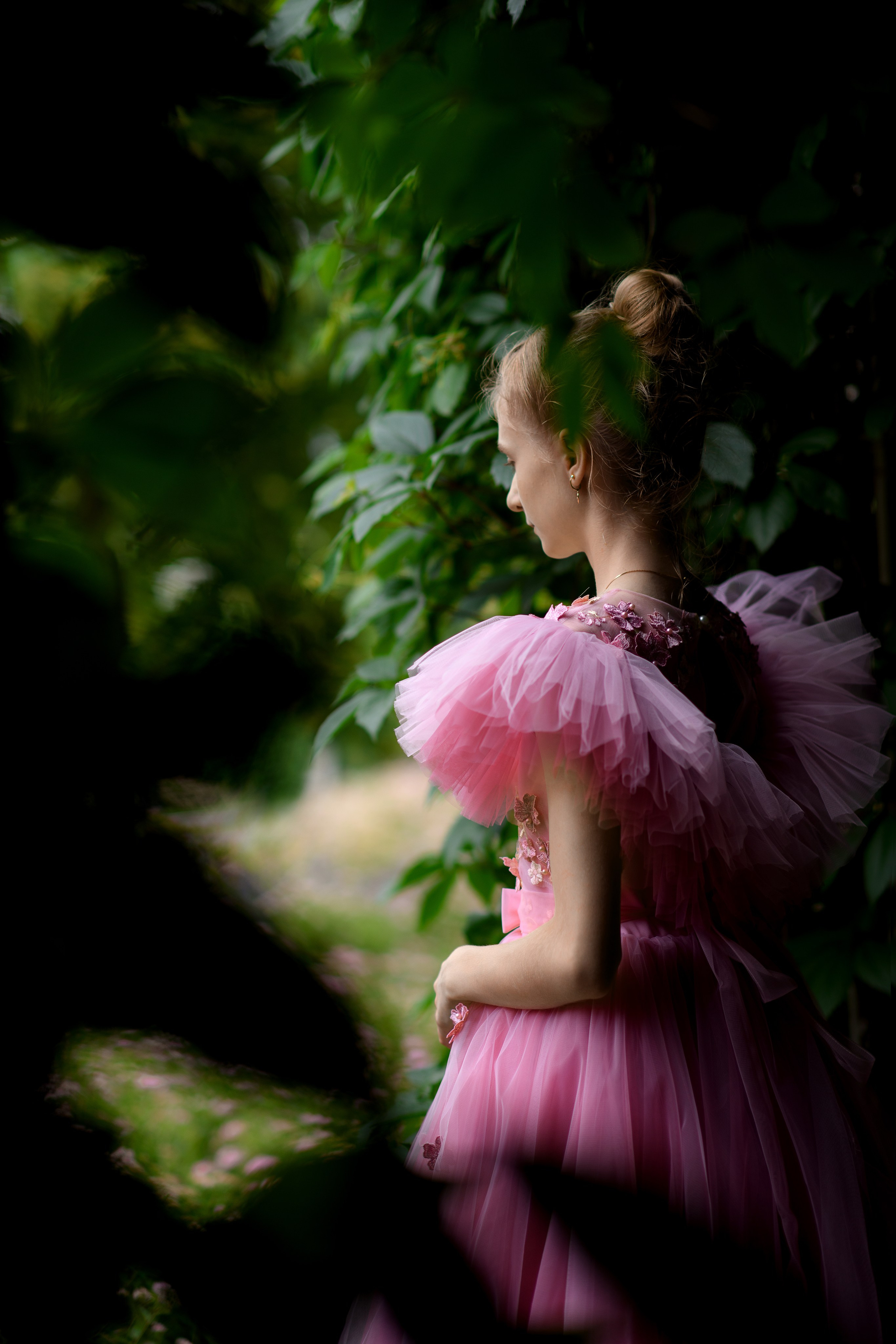 В цветущем чубушнике в саду имени Баумана. Главная