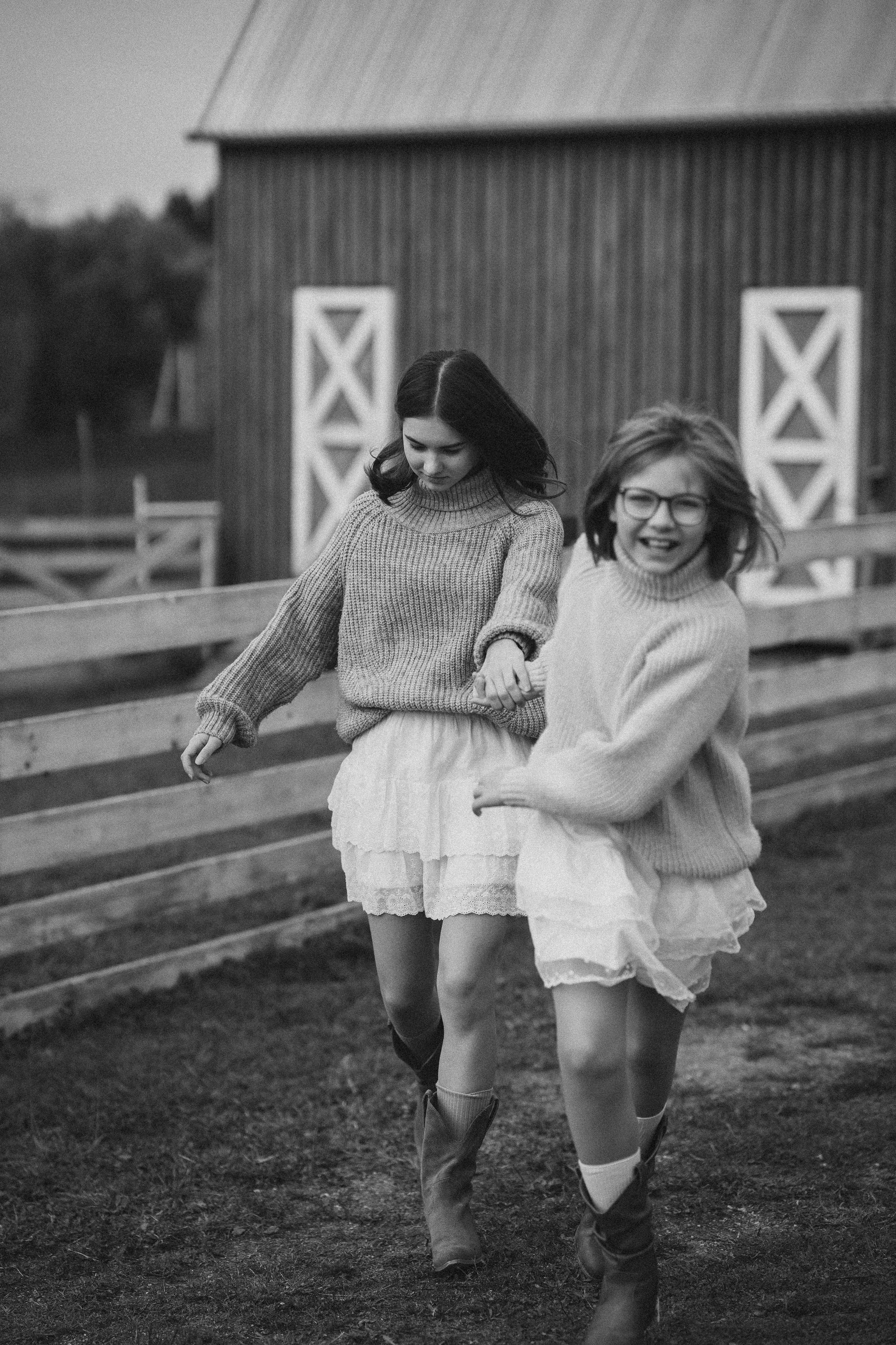 Нюша и Маша. Парк Фермаленд. Семейный и детский фотограф в Сергиев Посаде, Хотьково Якимчук Любовь