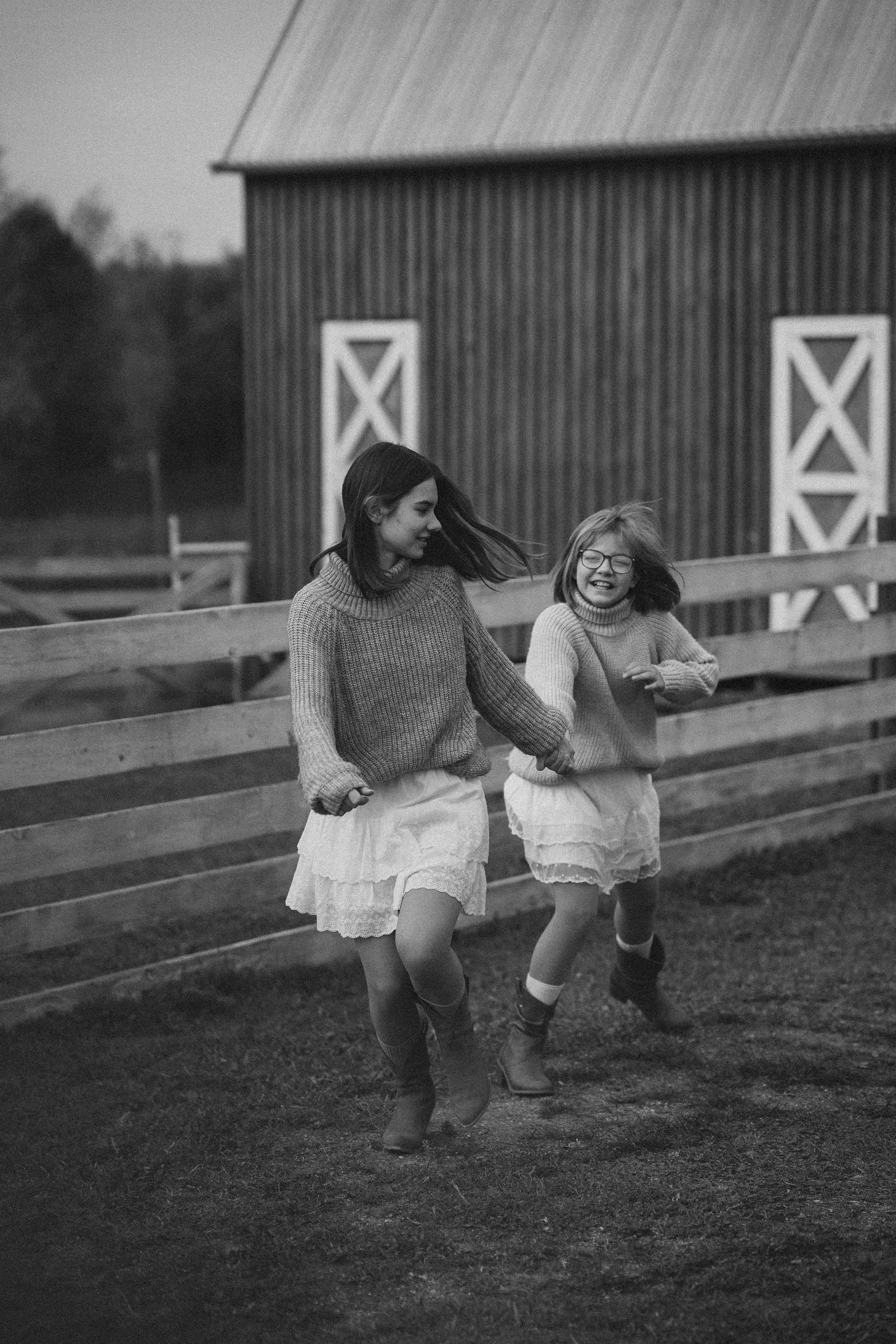 Нюша и Маша. Парк Фермаленд. Семейный и детский фотограф в Сергиев Посаде, Хотьково Якимчук Любовь