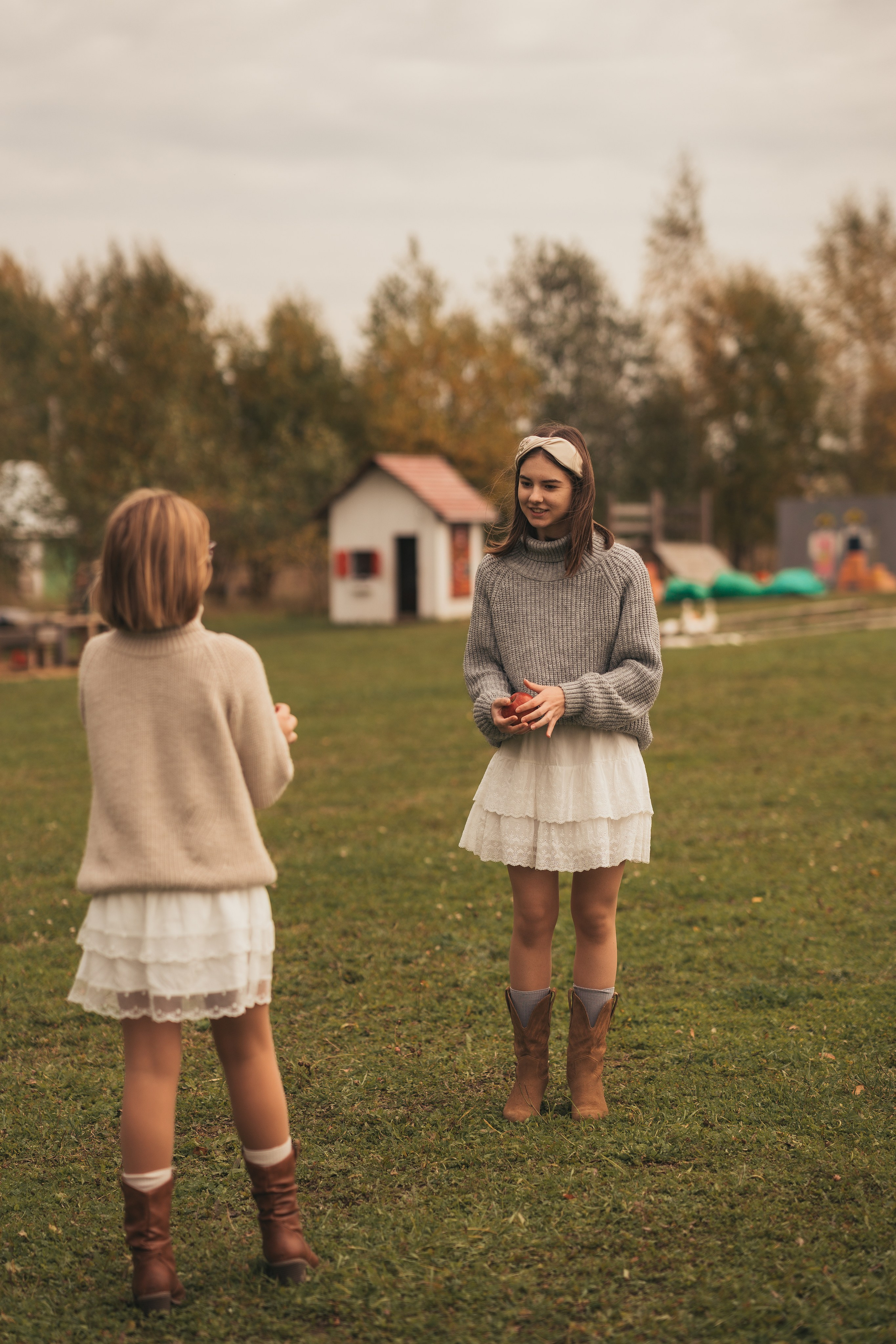 Нюша и Маша. Парк Фермаленд. Семейный и детский фотограф в Сергиев Посаде, Хотьково Якимчук Любовь