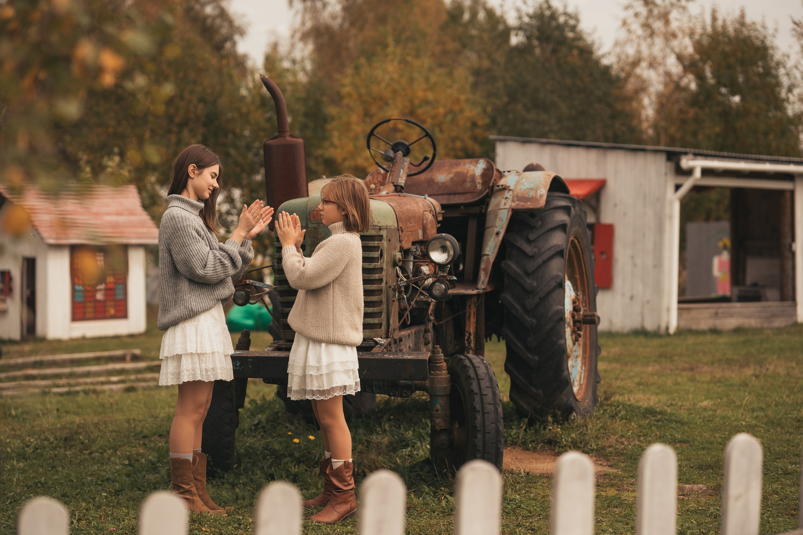Нюша и Маша. Парк Фермаленд. Семейный и детский фотограф в Сергиев Посаде, Хотьково Якимчук Любовь