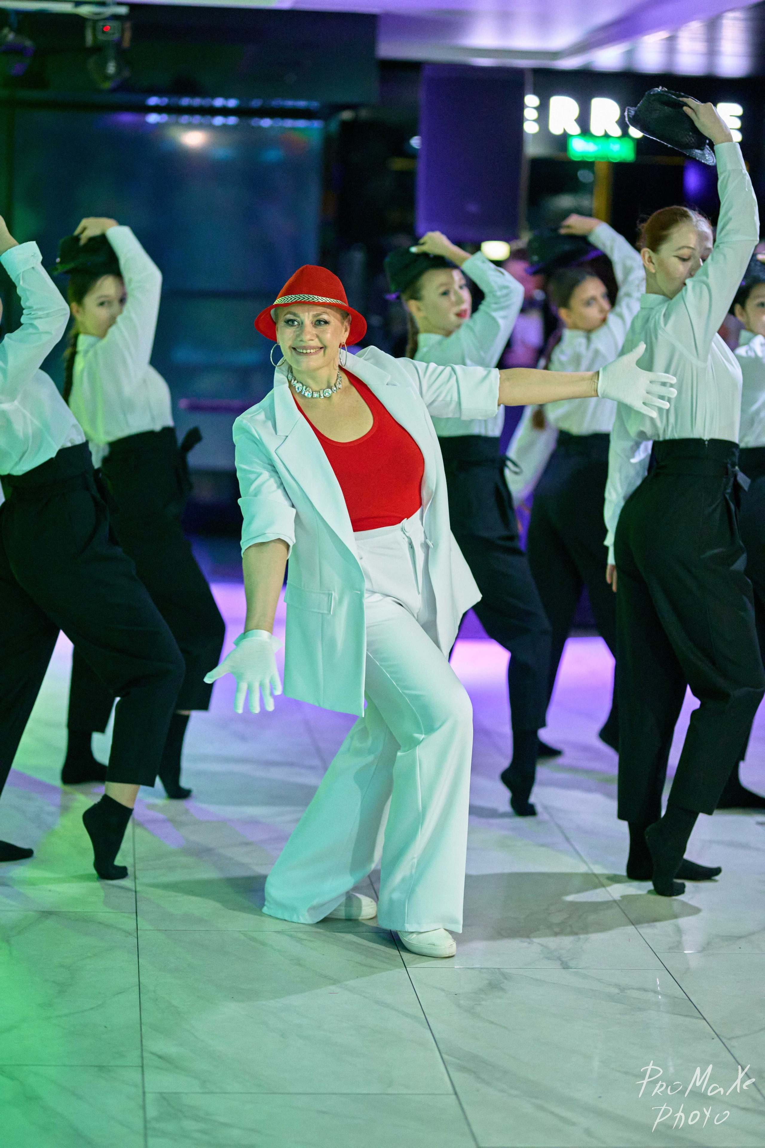 Зал КРАСА МАСС-МЕДИА ЧУВАШИИ. Владимир Суздалов (ProMaXe) — Портретный фотограф, тематические фотосессии в Чебоксарах