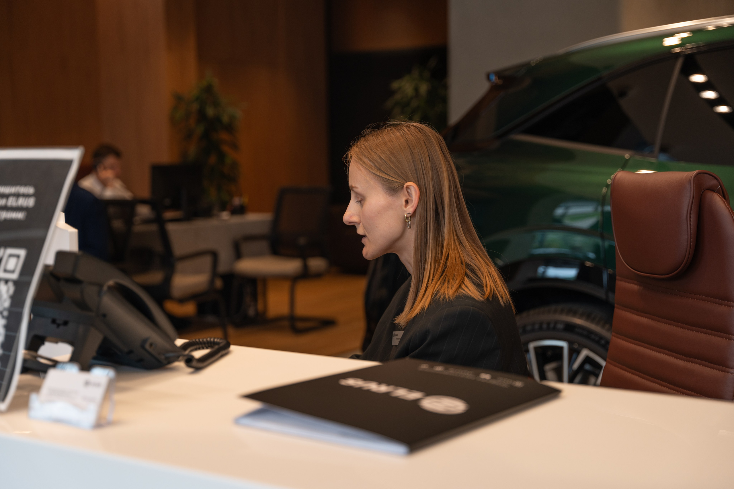 Интерьерная фотосъемка автосалона Elrus в Краснодаре. Zeekr, LiXiang Профессиональная фотосъемка интерьера премиум-автосалона в Краснодаре. Шедевры для Вас! Фотограф и Видеограф в Краснодаре Пахиев Руслан