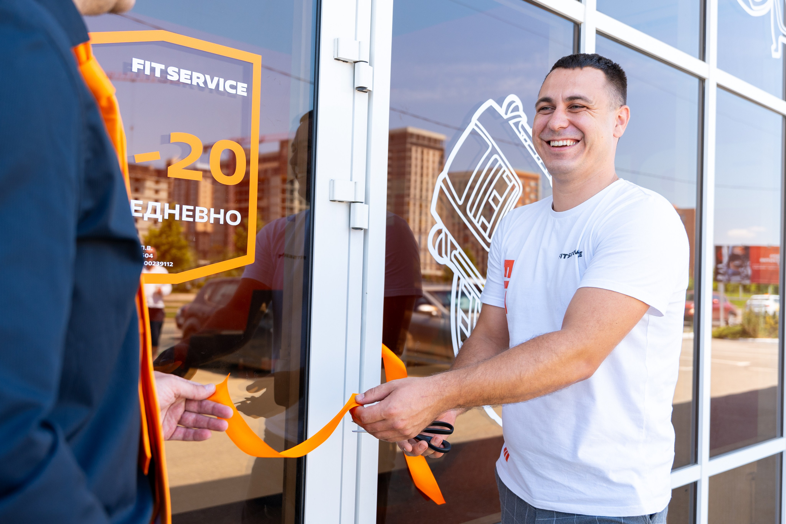 Интерьерная фотосъемка автосервиса Fit Service в Краснодаре — сеть СТО Профессиональная фотосъемка интерьера техцентра в Краснодаре. Шедевры для Вас! Фотограф и Видеограф в Краснодаре Пахиев Руслан