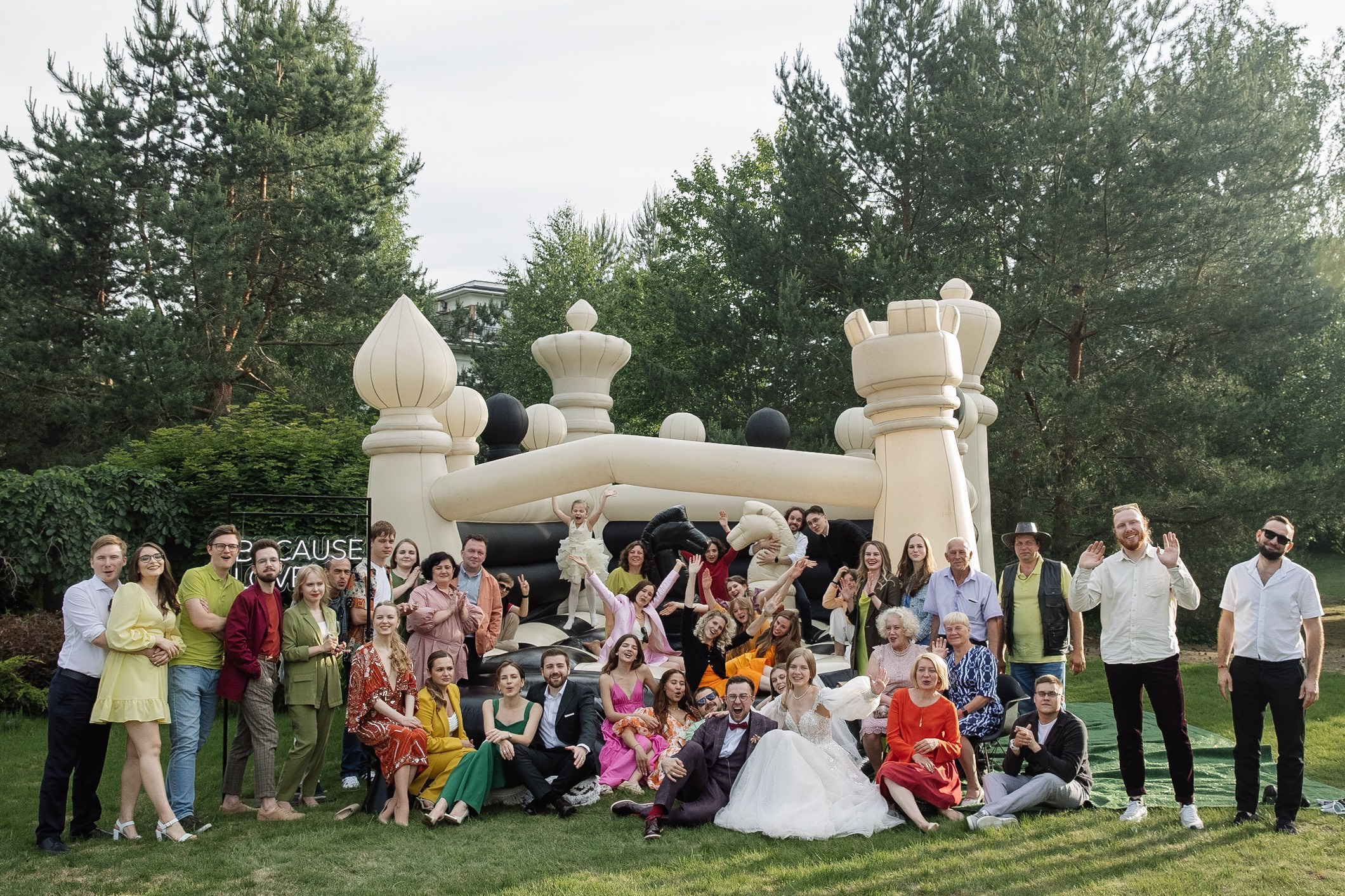 HOLDING_OUT_OF_THE_HERO. Wedding photographer in Europe