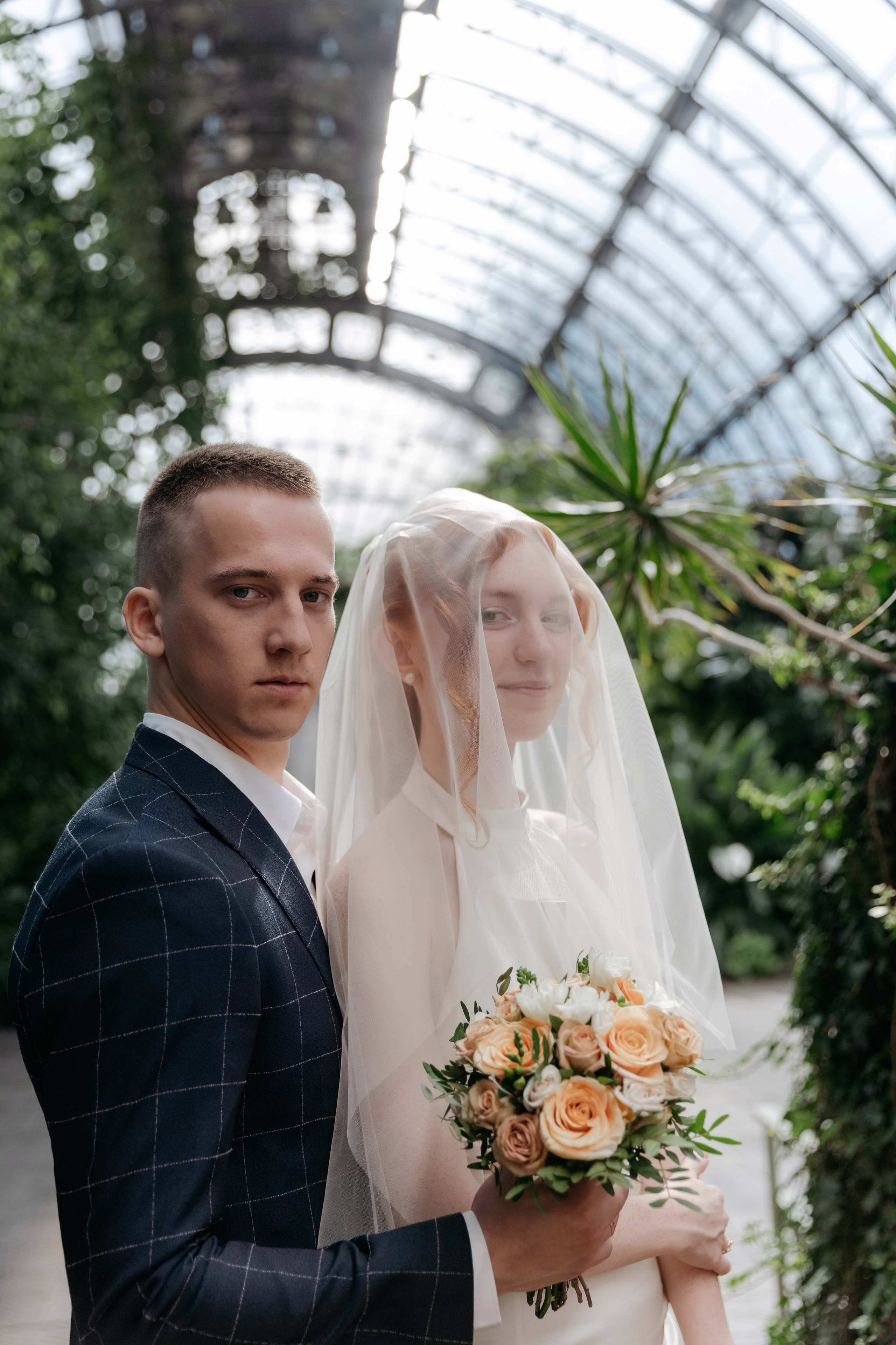 Кроме чувств, ничто не способно излечить душу, равно как ничто, кроме души, не способно излечить чувства. Свадебный фотограф в Санкт-Петербурге