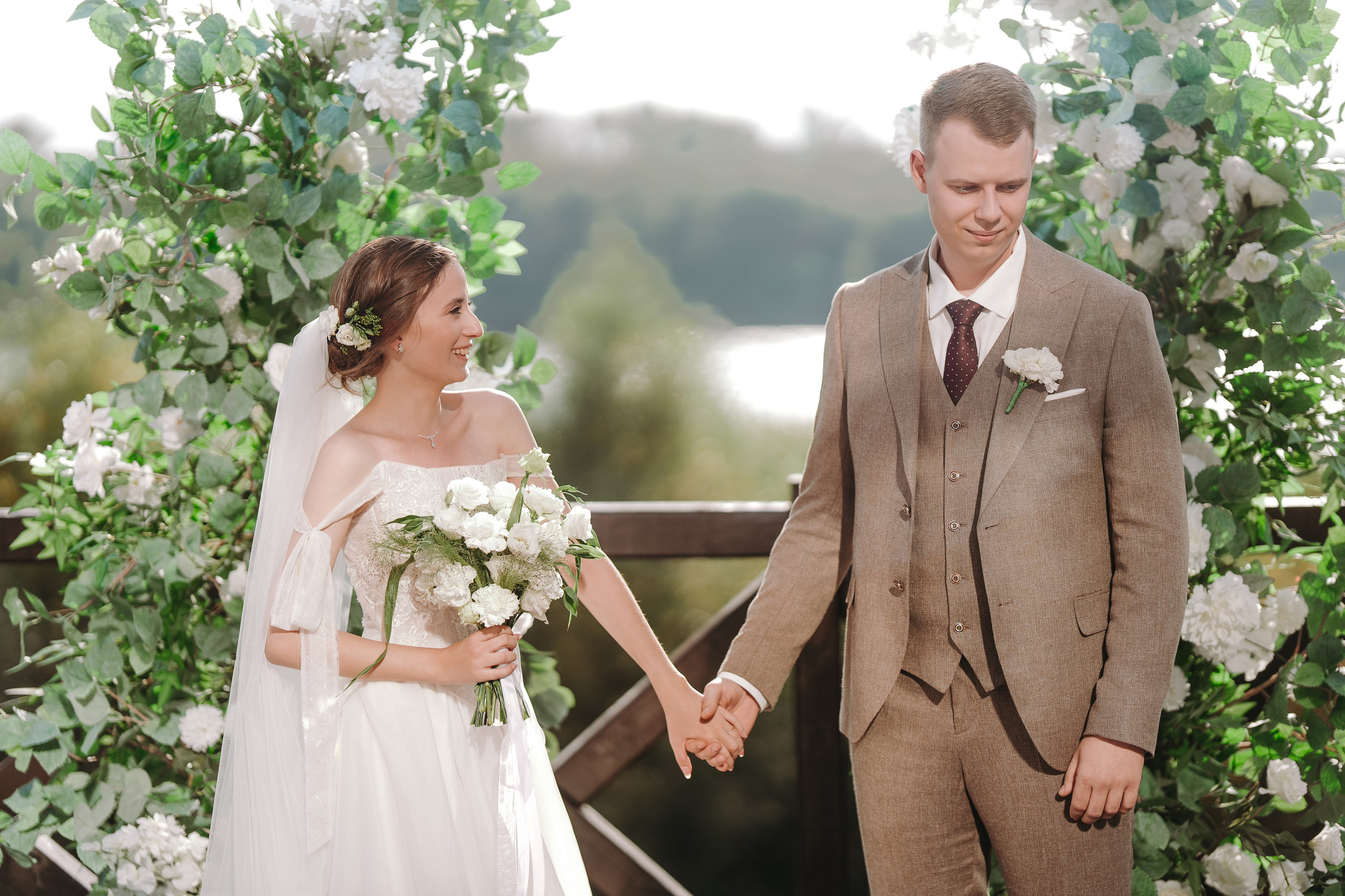 БАНКЕТНЫЙ ЗАЛ ТОРТУГА, ВЕДУЩИЙ АНДРЕЙ ОГНЕВ