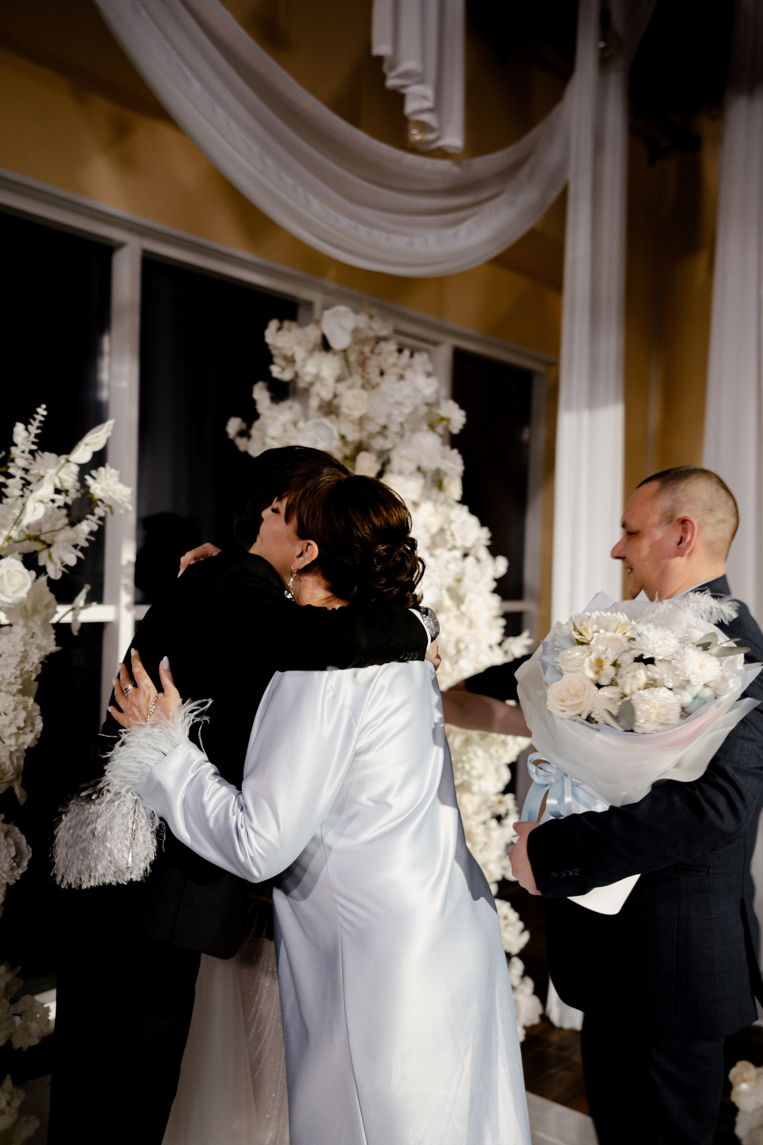 СВАДЕБНАЯ СЬЕМКА СБОРОВ В ОТЕЛЕ И ВЫЕЗД НА ЦЕРЕМОНИЮ (СНЯТО В СИБИРЕ В НИЖНЕВАРТОВСКЕ). Профессиональный фотограф, Санкт-Петербург — Виктория Богомолова