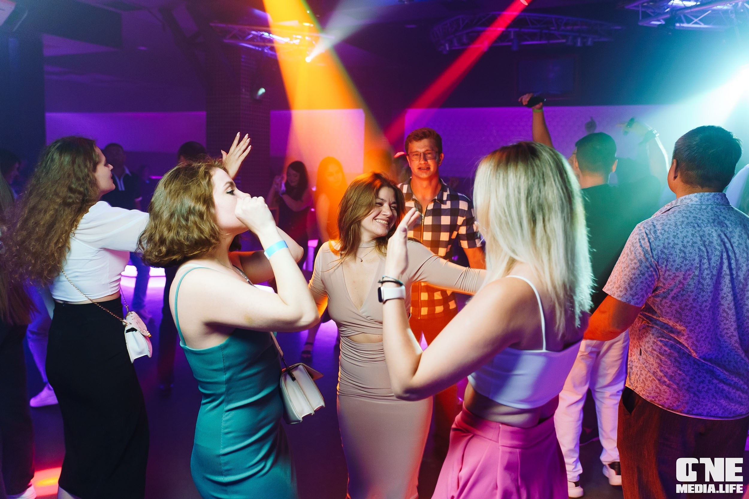 Фоторепортаж из РК Планета. One Media Life: фоторепортажи, фотоотчеты с мероприятий и заведений