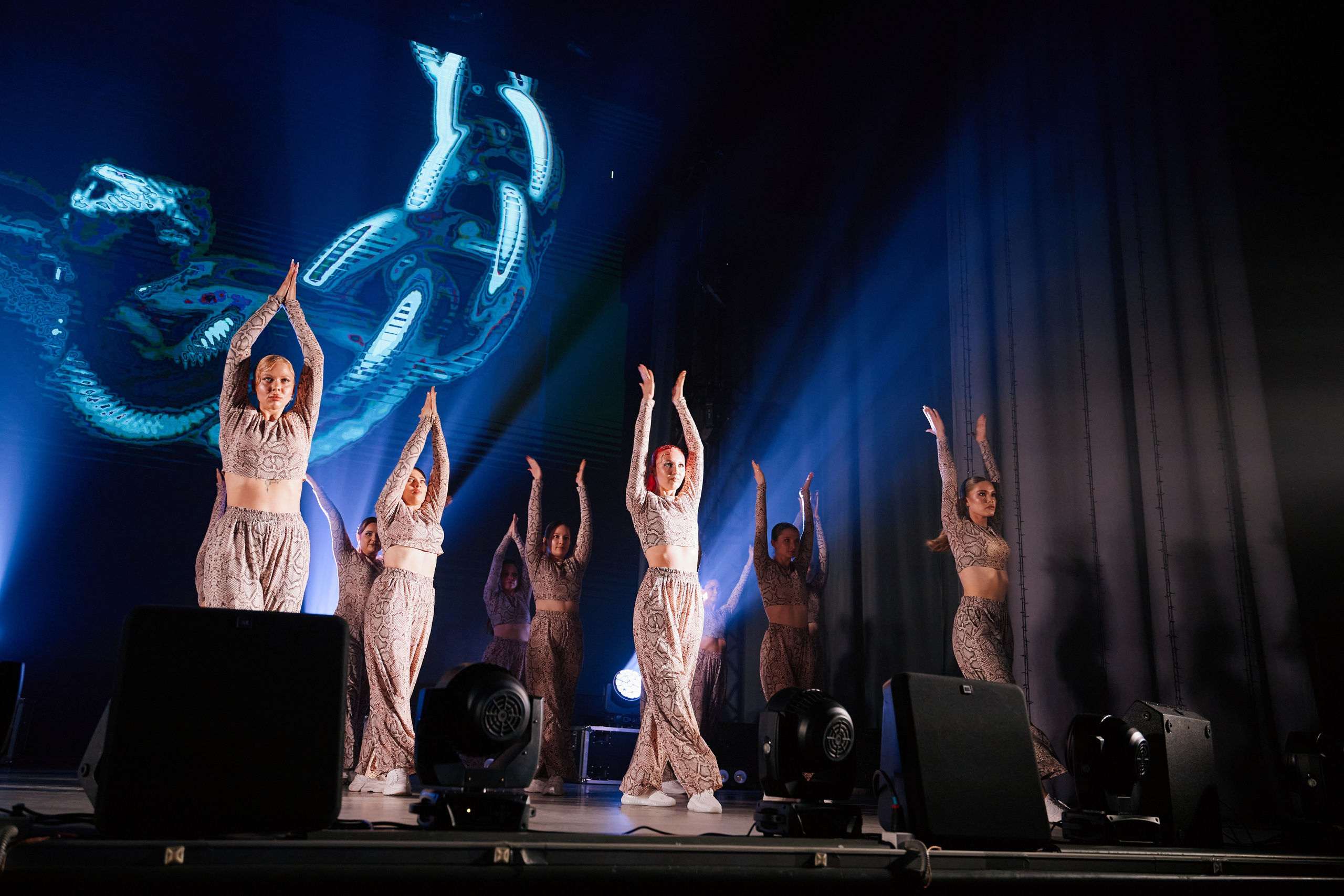 VIVA GLAM Отчетный концерт. Фотограф и видеограф в Кургане Леонид Корнильев