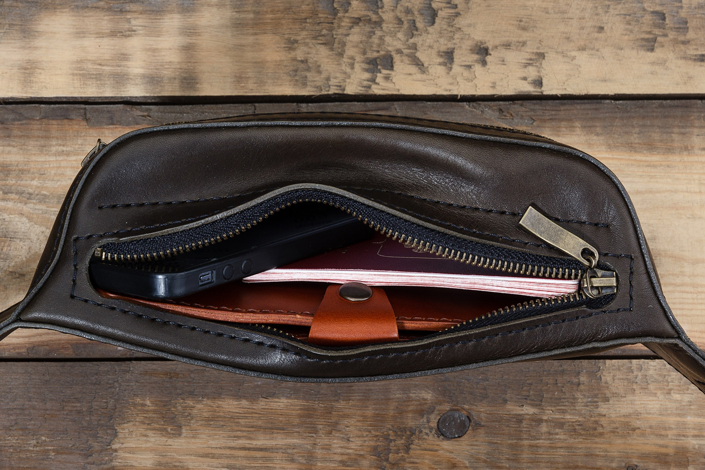 Фотосъемка кожгалантереи для социальных сетей. Профессиональный фотограф в Санкт-Петербурге. Сергей Пушкин