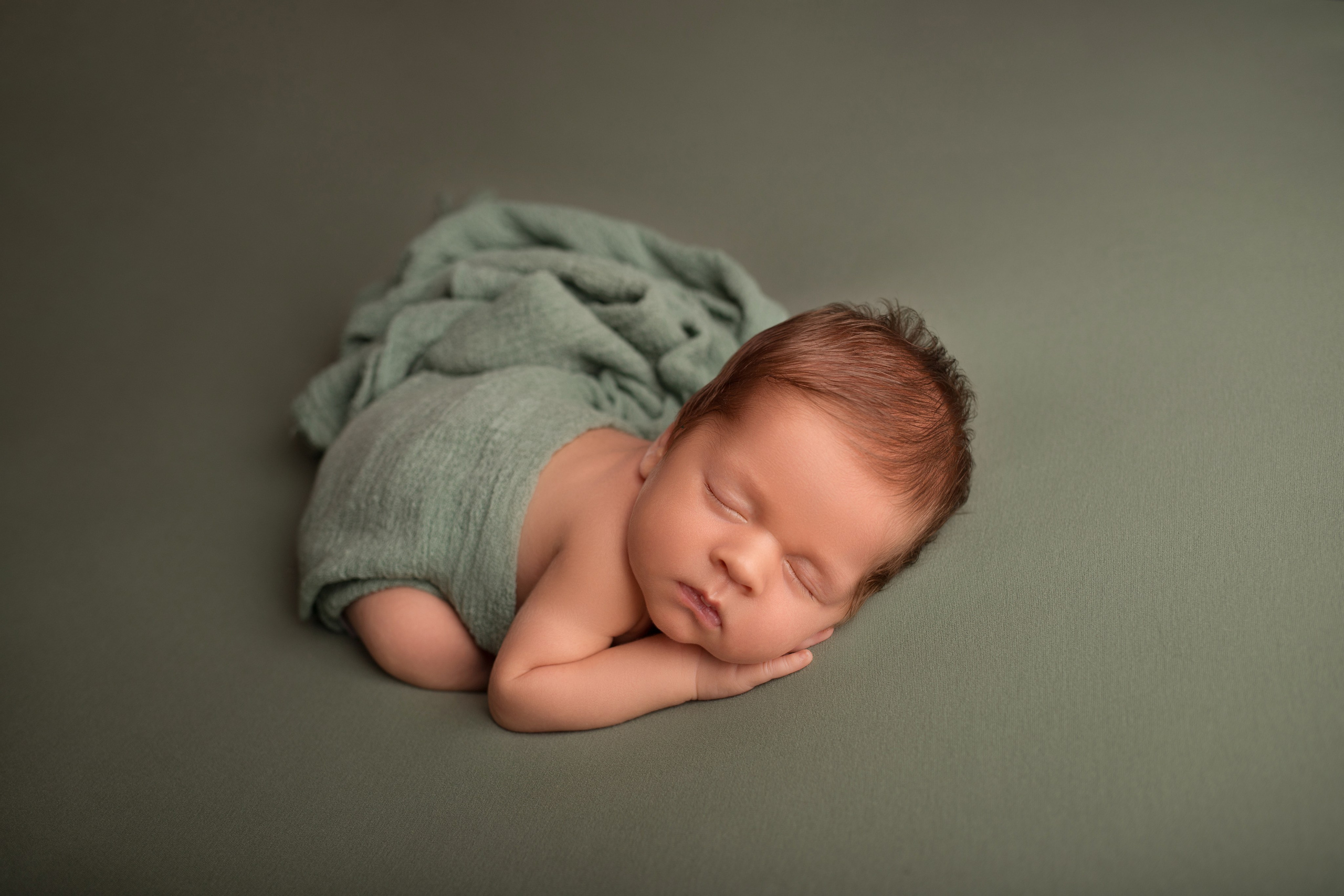 Мальчики. Фотограф новорождённых Волгоград Волжский Дарья Рыскаль
