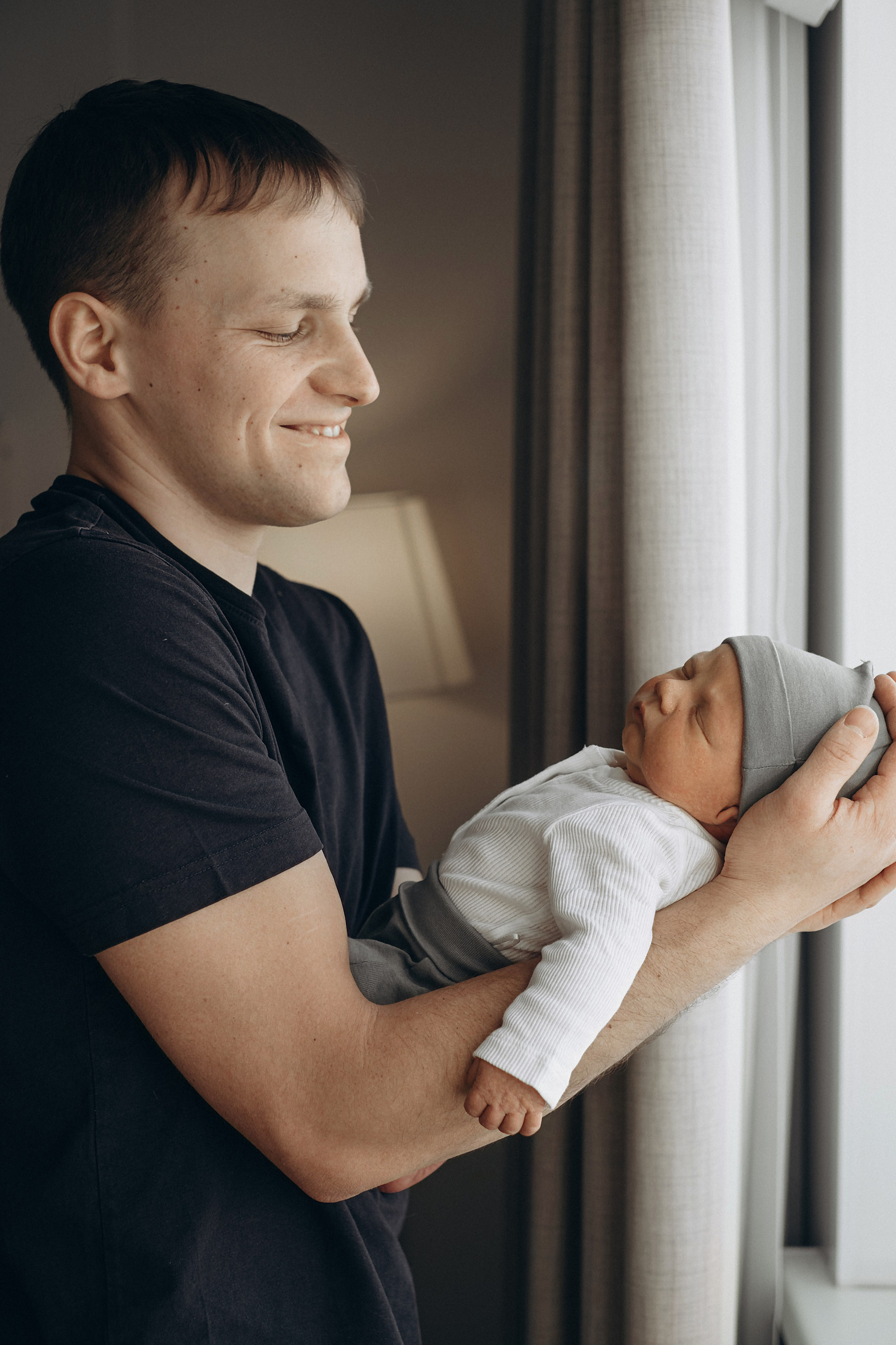 Выписка Тони, Саши и Гаврюши. Семейный и детский фотограф в Санкт-Петербурге