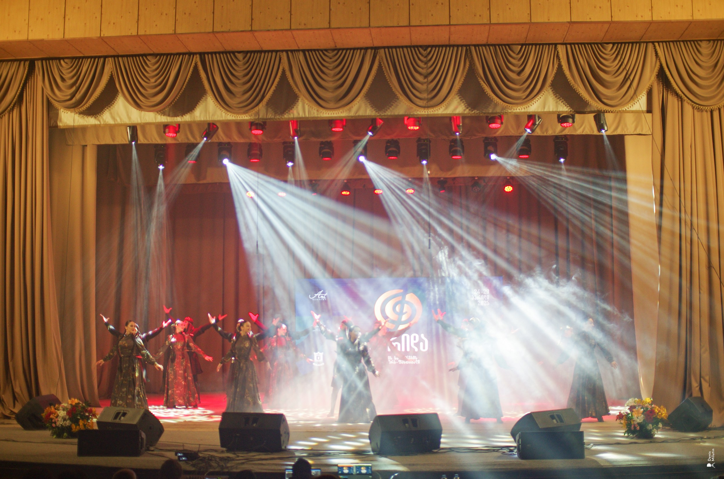 Танцы в Хоби. Портретный фотограф Денис Милютин