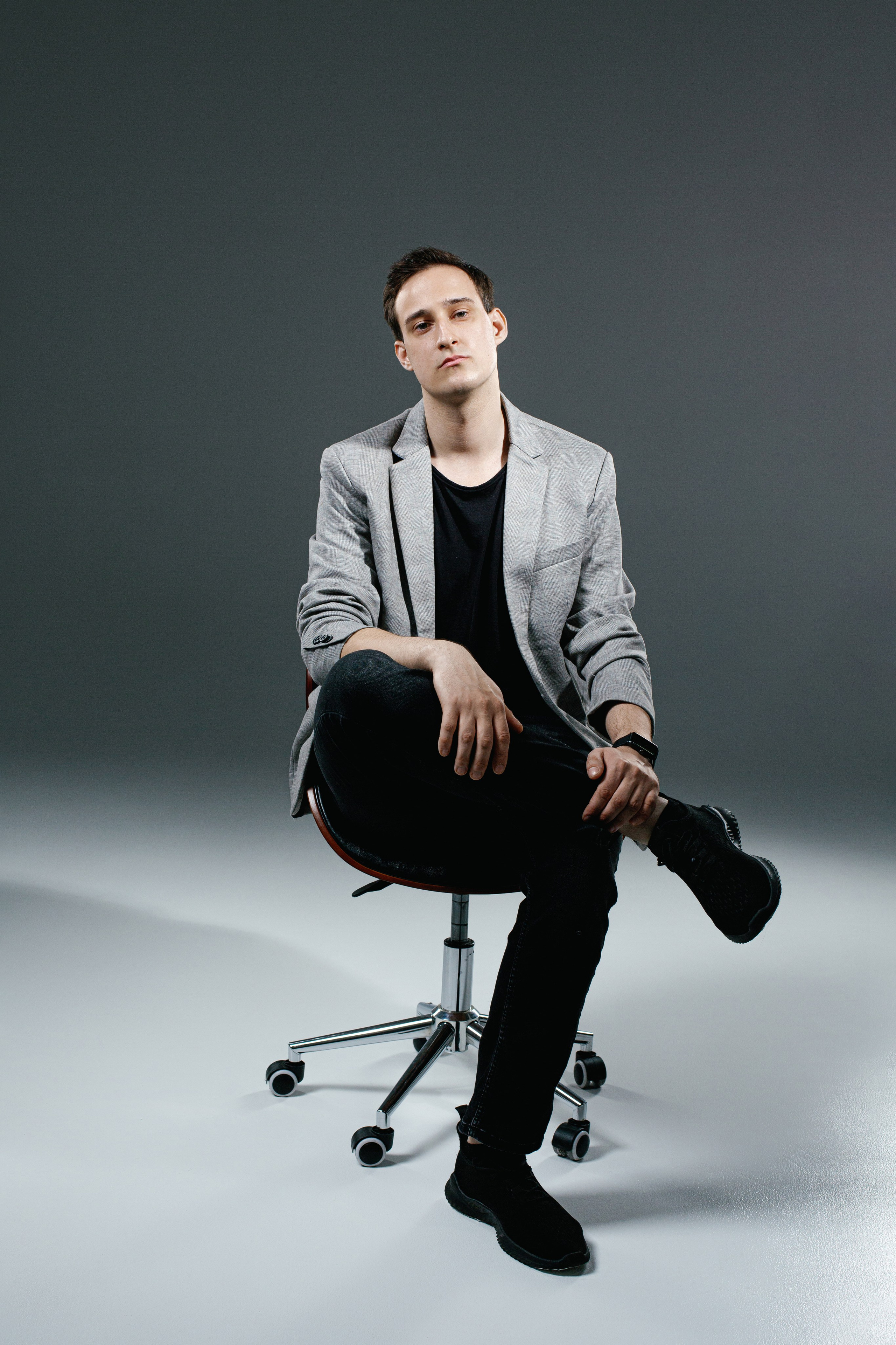 Мужская портретная съёмка в студии в городе Ростове