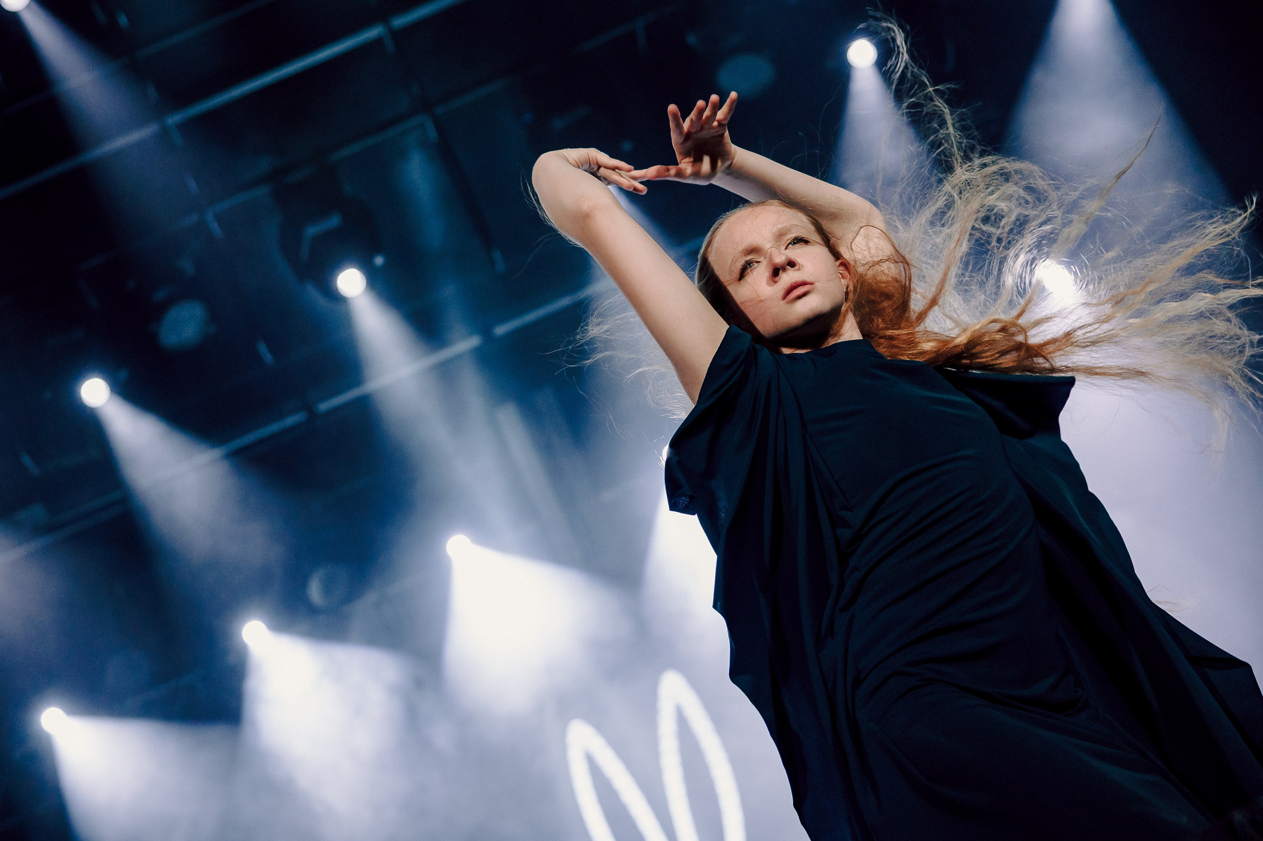 Отчётный концерт танцевальной школы «Red Rabbits» 2025. Лёшка Варзегов — фотограф