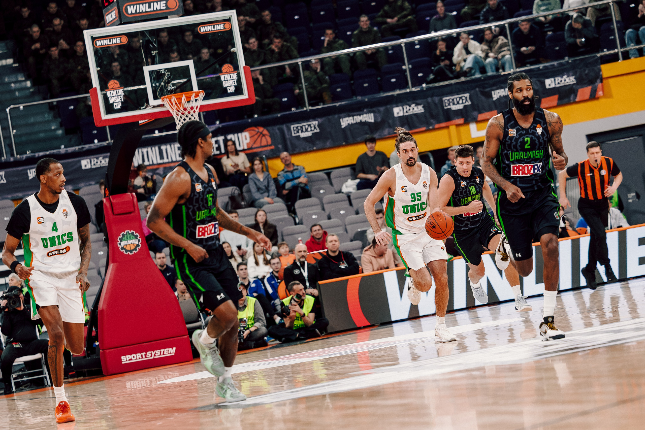 Winline Basket Cup — УРАЛМАШ — УНИКС. Лёшка Варзегов — фотограф