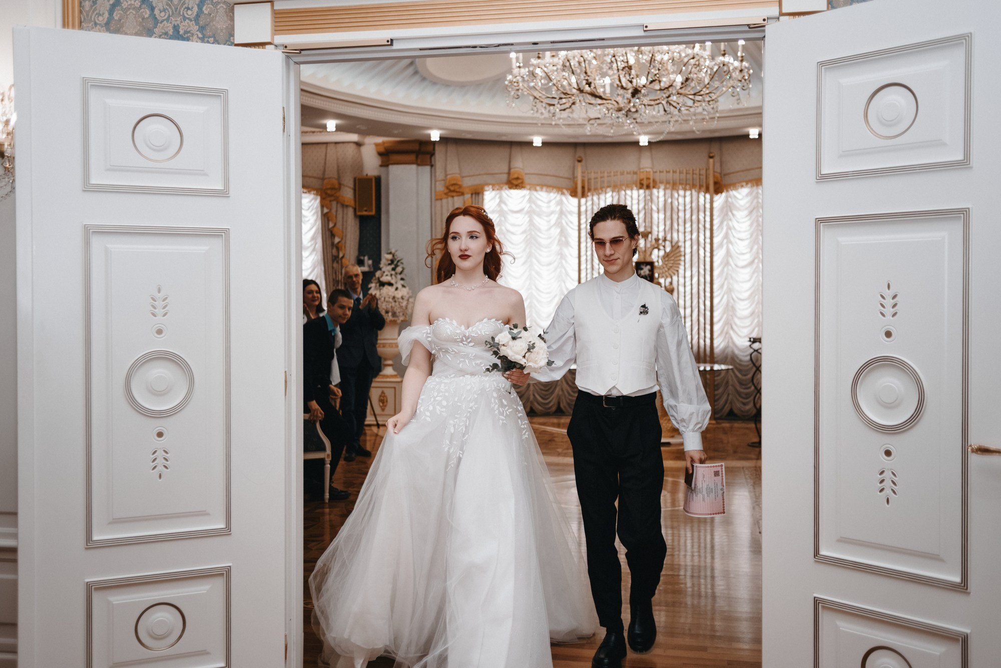 Свадебная церемония в торжественном зале ЗАГСа Тюмень