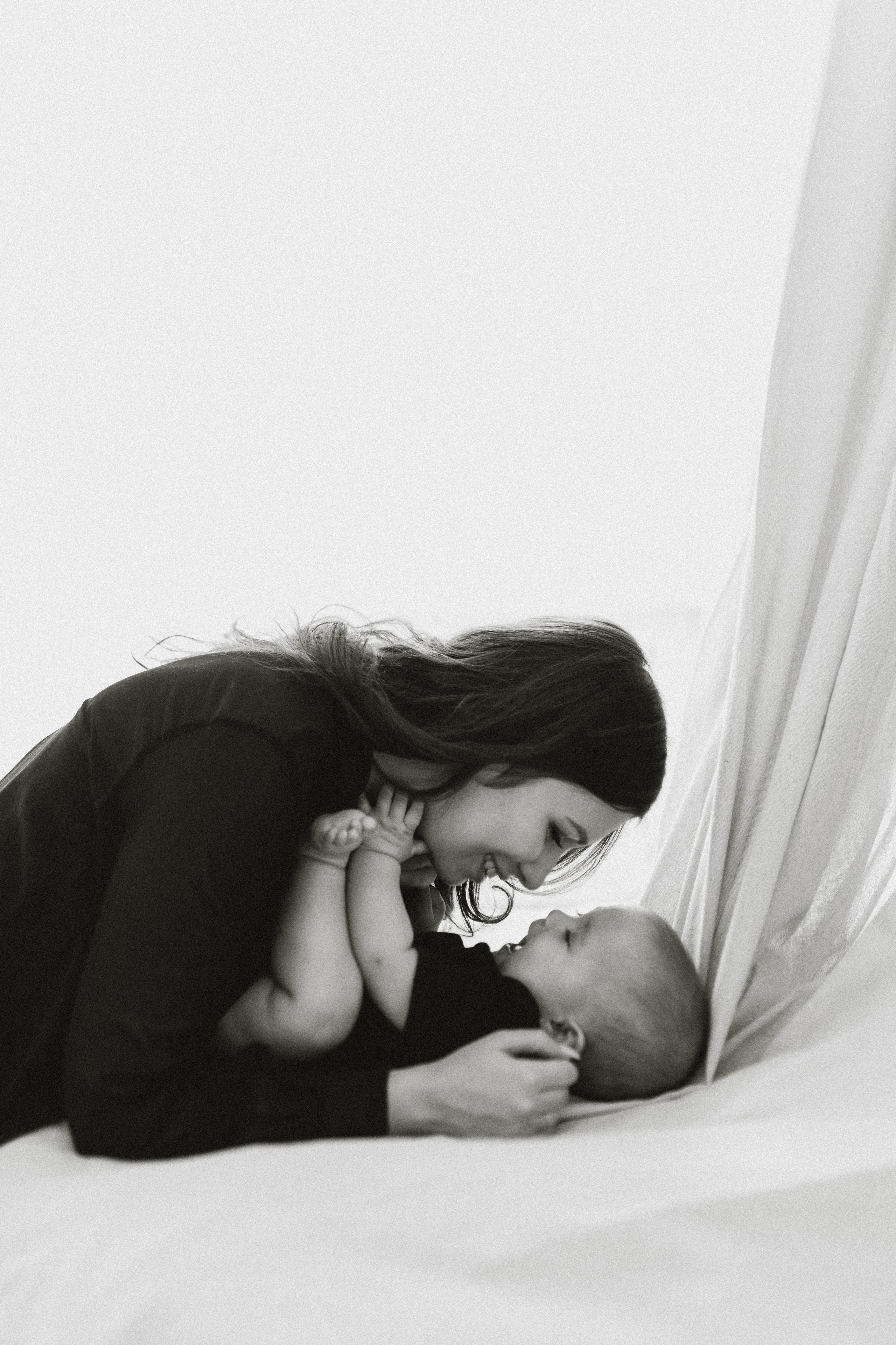 Фотосессия мама с малышом в студии. Семейный фотограф Екатеринбург Черепанова Олеся