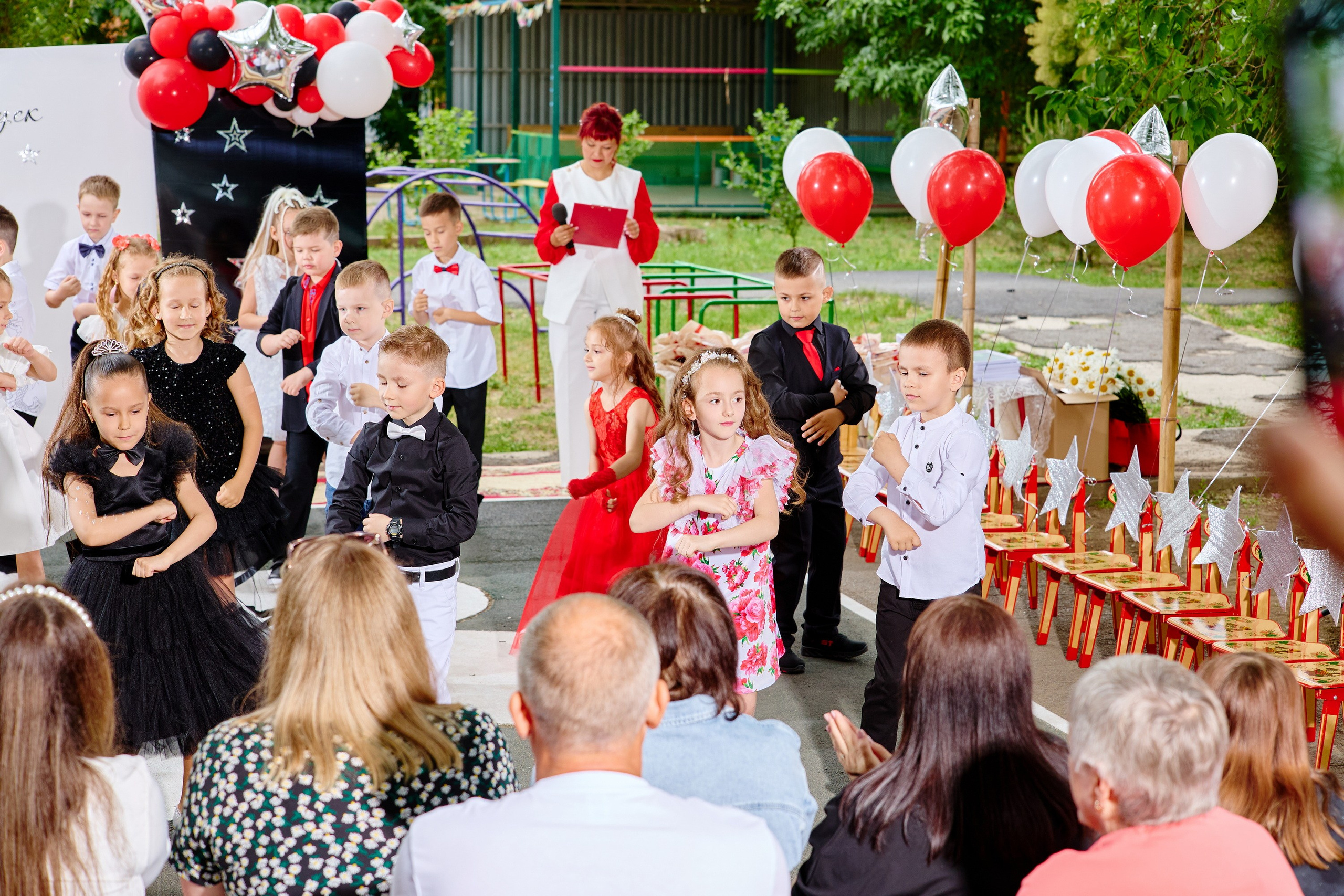 Выпускной 45 сад. Фотограф Выпускные альбомы Таганрог Сергей Коробченко