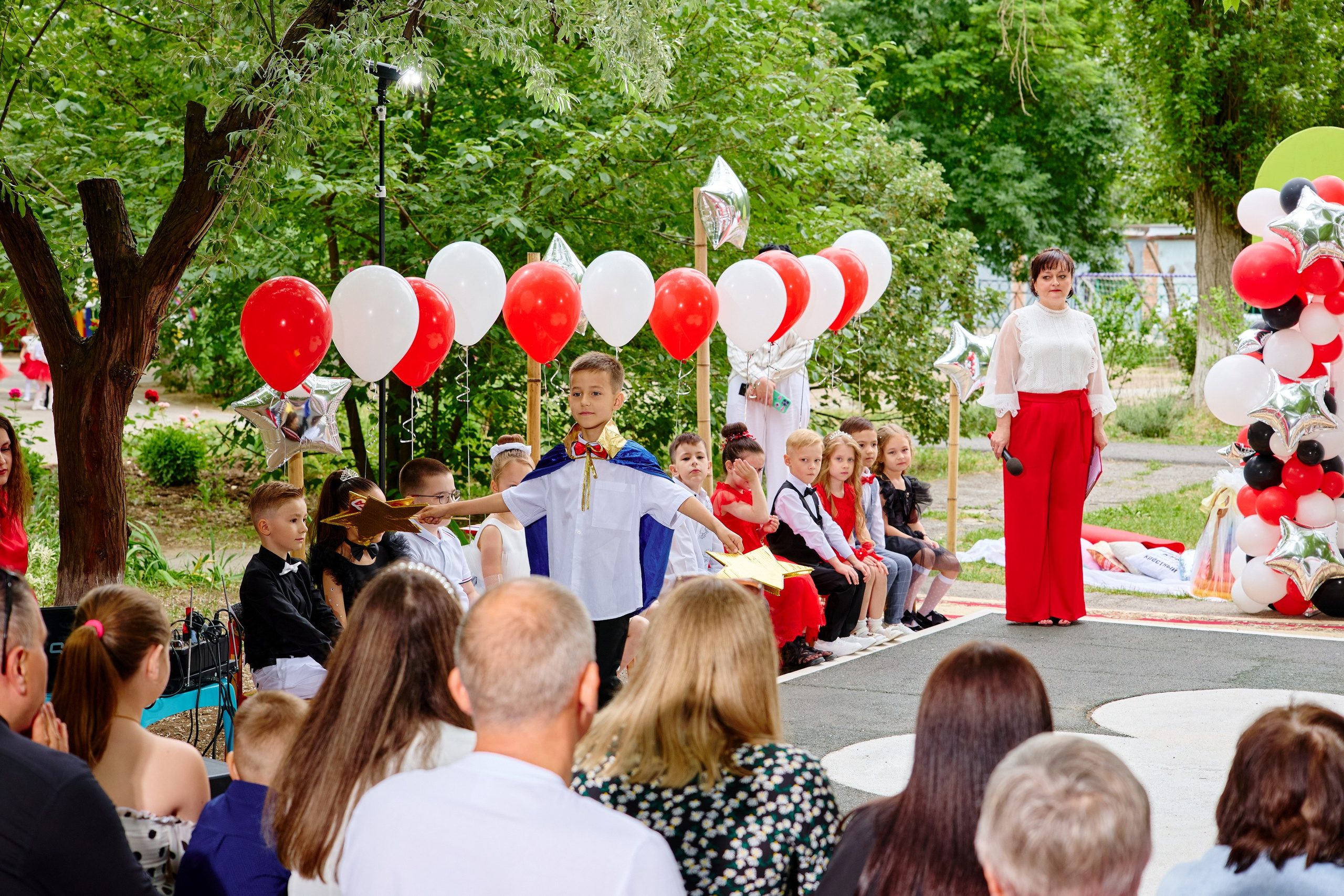 Выпускной 45 сад. Фотограф Выпускные альбомы Таганрог Сергей Коробченко