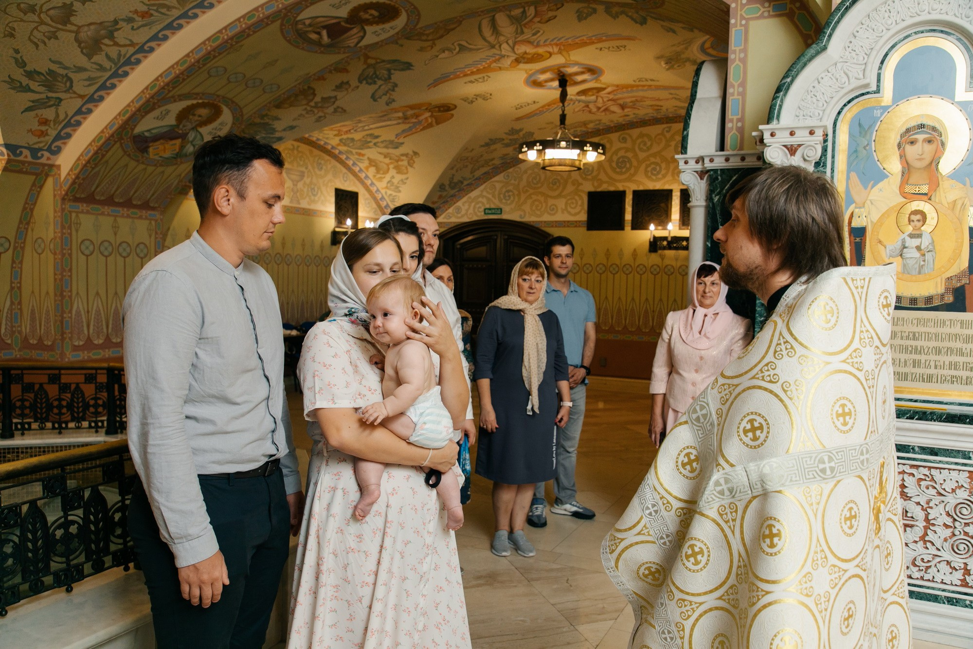 Крещение малышки в Никольском Морском соборе, г. Кронштадт, лучшие храмы для крещения, где крестить в спб, как записаться на крещение, сколько стоит крещение питре, как покреститься спб, фотограф на крещение