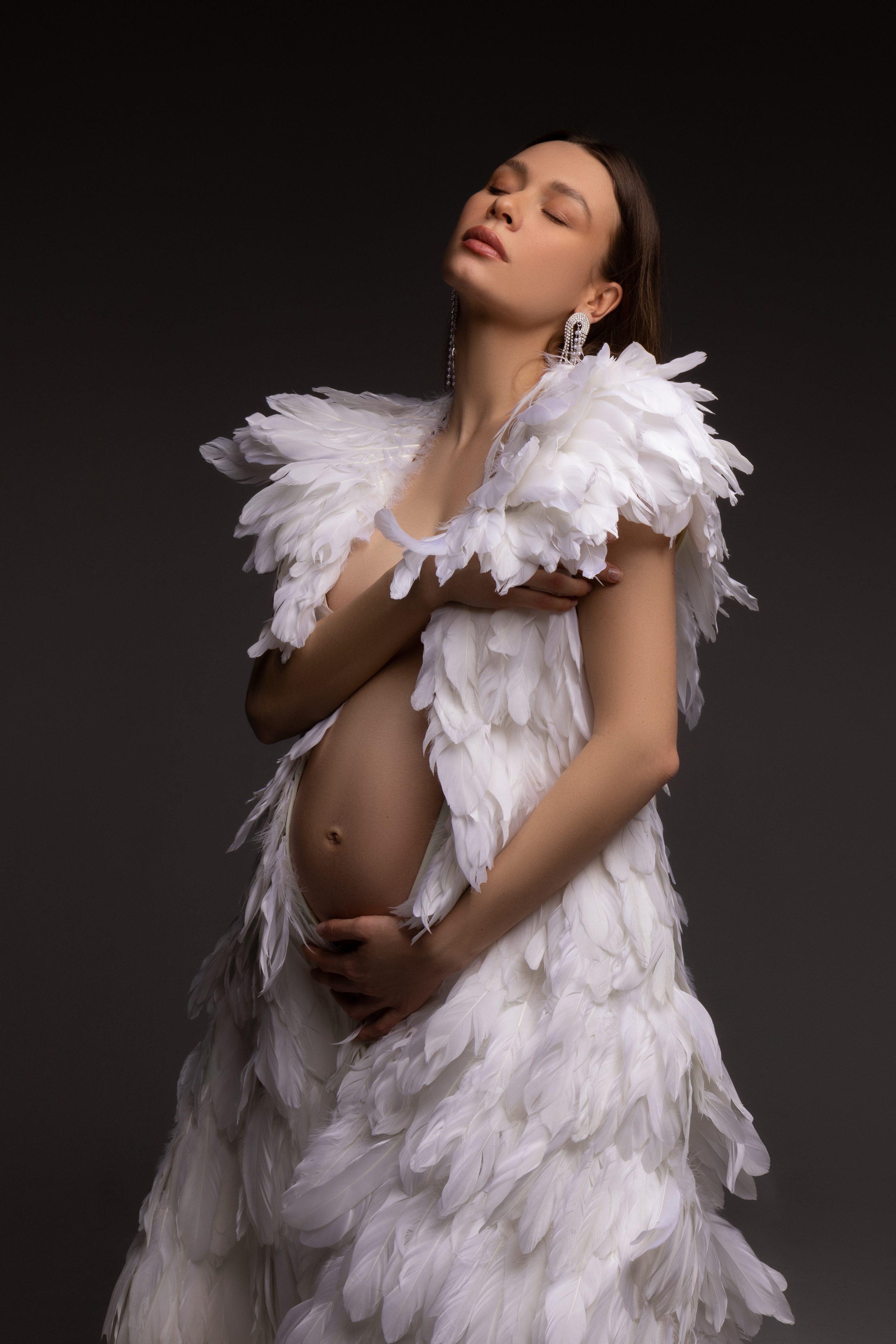 Фотосессия беременности в Москве! Все включено. Готовые образы. Помощь визажиста и стилиста. Фотосессия в стиле минимализм. Фотосессии в студиях Москвы с циклорамой. Фотосессия беременности идеи образов и позирования.