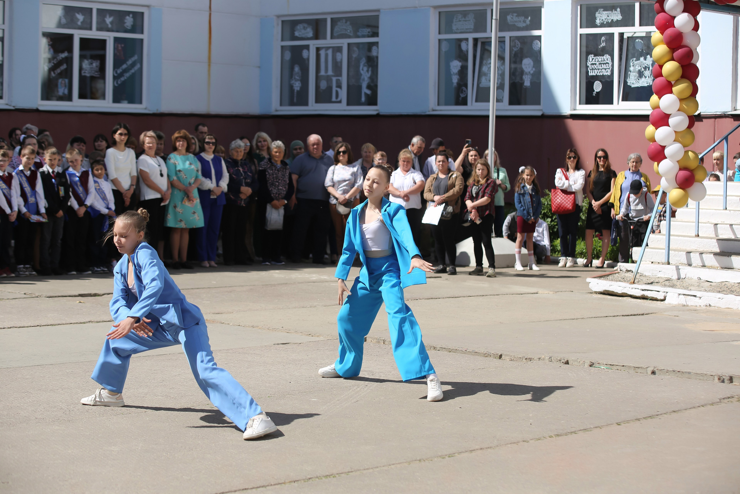 ЛИНЕЙКА «ПОСЛЕДНИЙ ЗВОНОК» 9 ШКОЛА 2024 г МЦЕНСК. ТВОЙ АЛЬБОМ / ТВОИ ПРАВИЛА