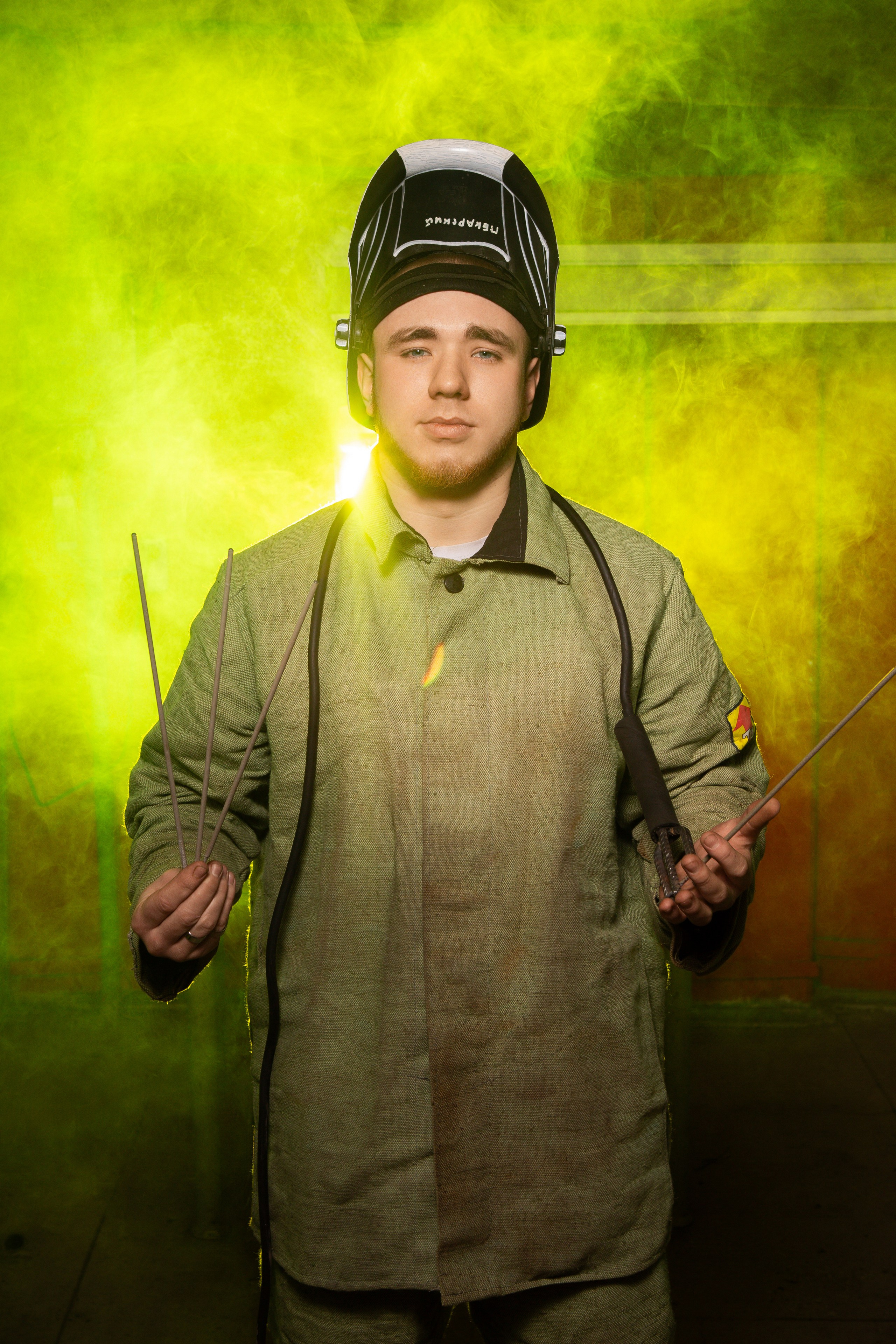 Портретная Фотосессия в Цеху для Выпускников Сварщиков | Твой Альбом Мценск. ТВОЙ АЛЬБОМ / ТВОИ ПРАВИЛА