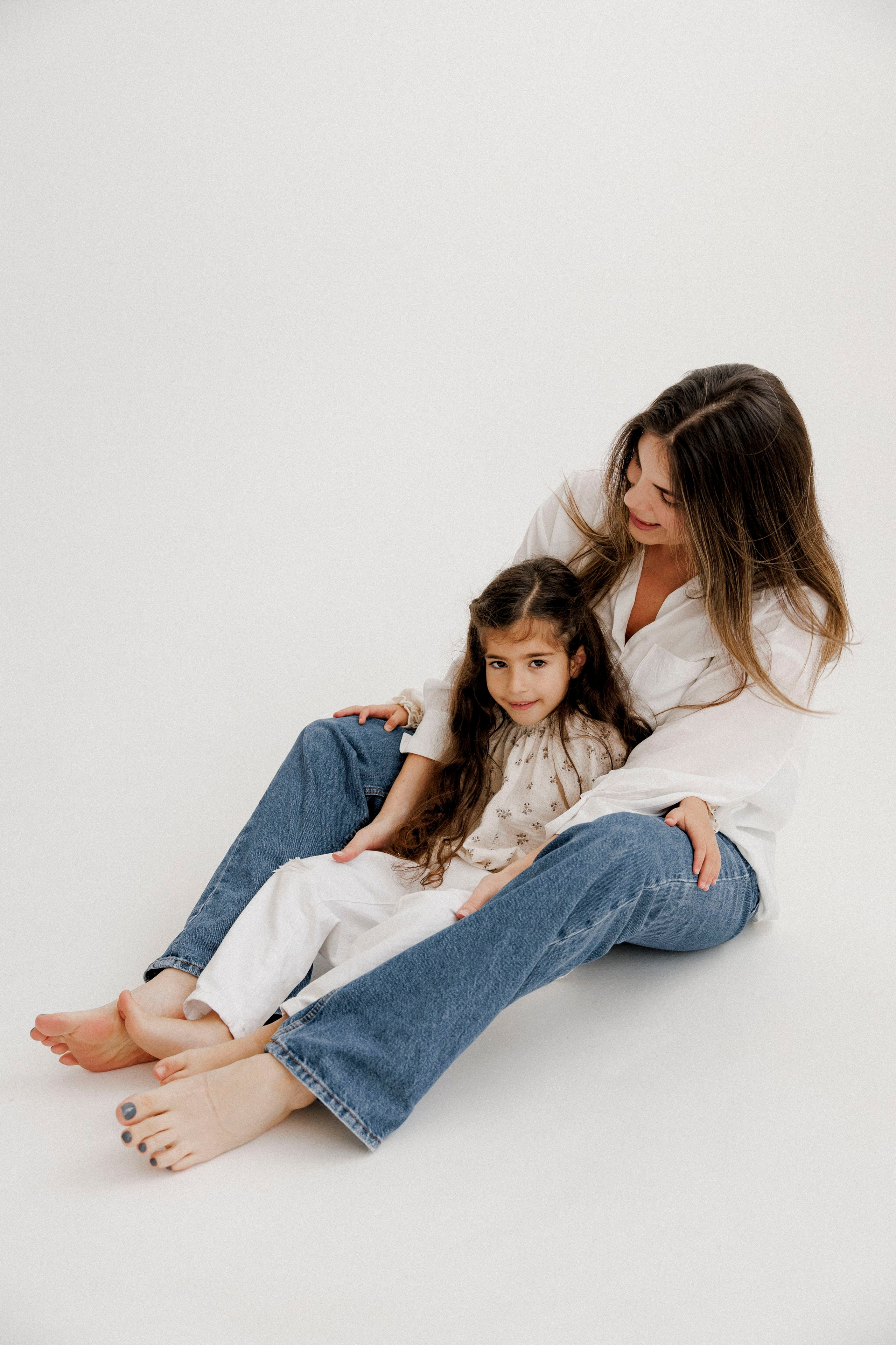 One year inside the White studio. Wedding and family photographer