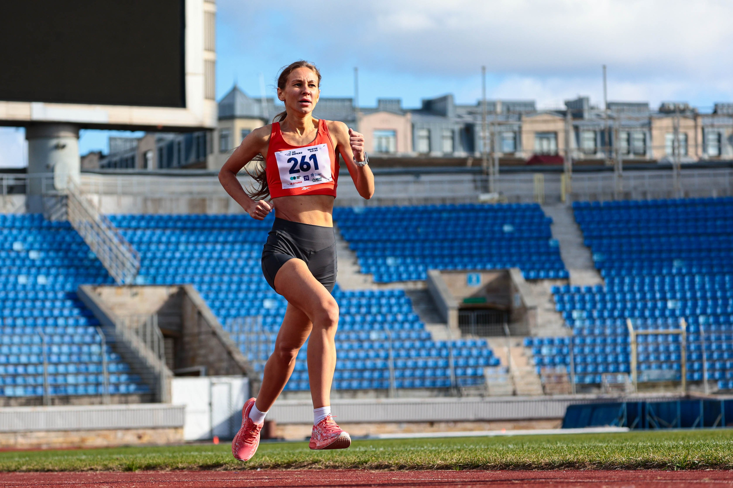 На вираже 2025. Спортивный фотограф в Санкт-Петербурге Илья Vacool