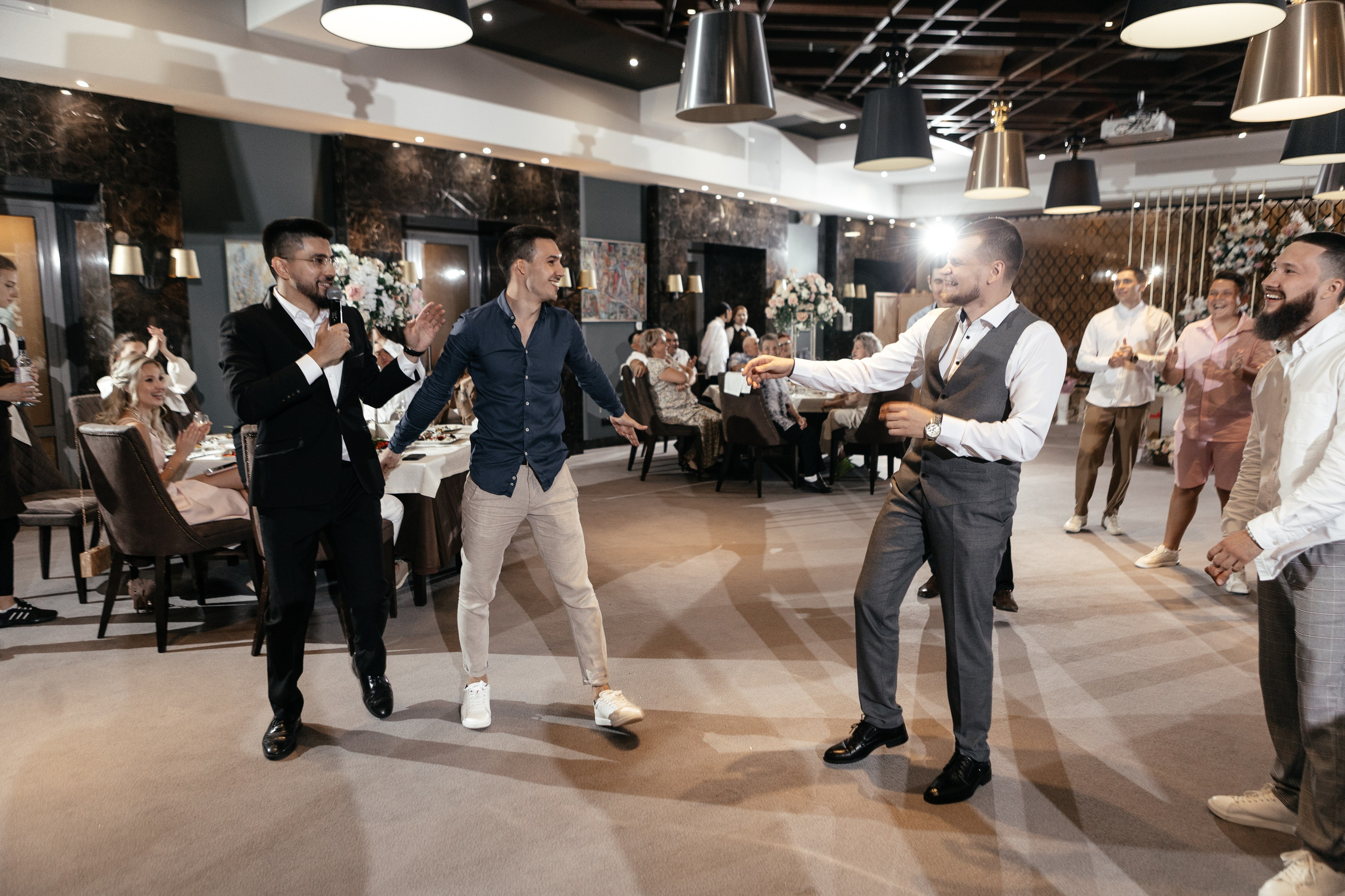 Свадебный фотограф Уфа — Руслан ГабдлисламовЖивые эмоции, красивые кадры, воспоминания на всю жизнь.Работаю по всей Республике Башкортоста. Свадебный фотограф Уфа Руслан Габдлисламов