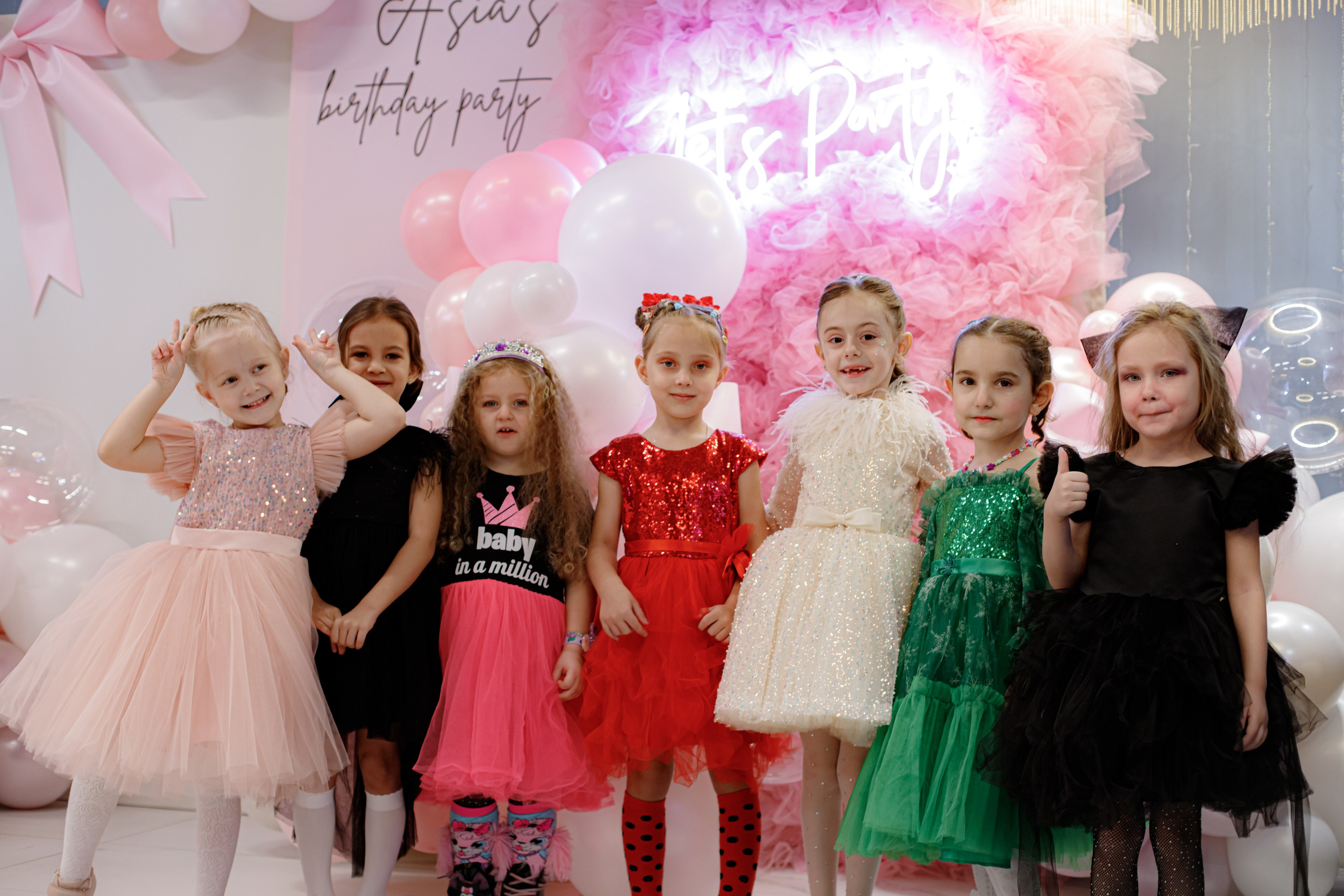 ASIA'S BIRTHDAY PARTY. Photokarish