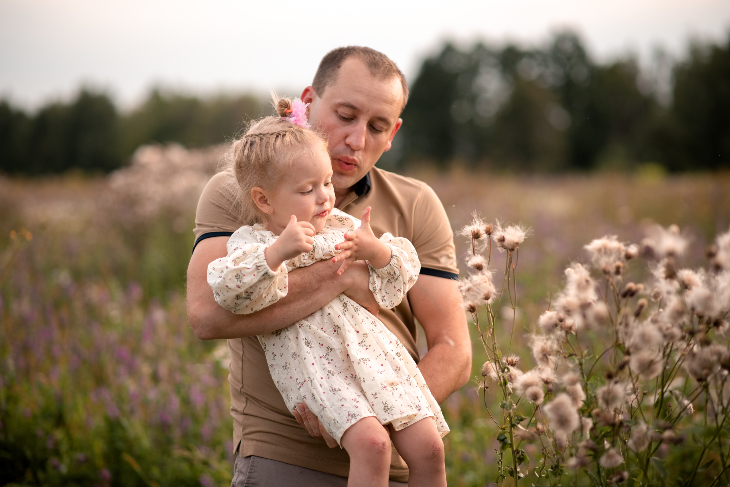 Семейная фотосессия в поле летом в Туле. Семейный и детский фотограф в Туле Светлана Воронкова