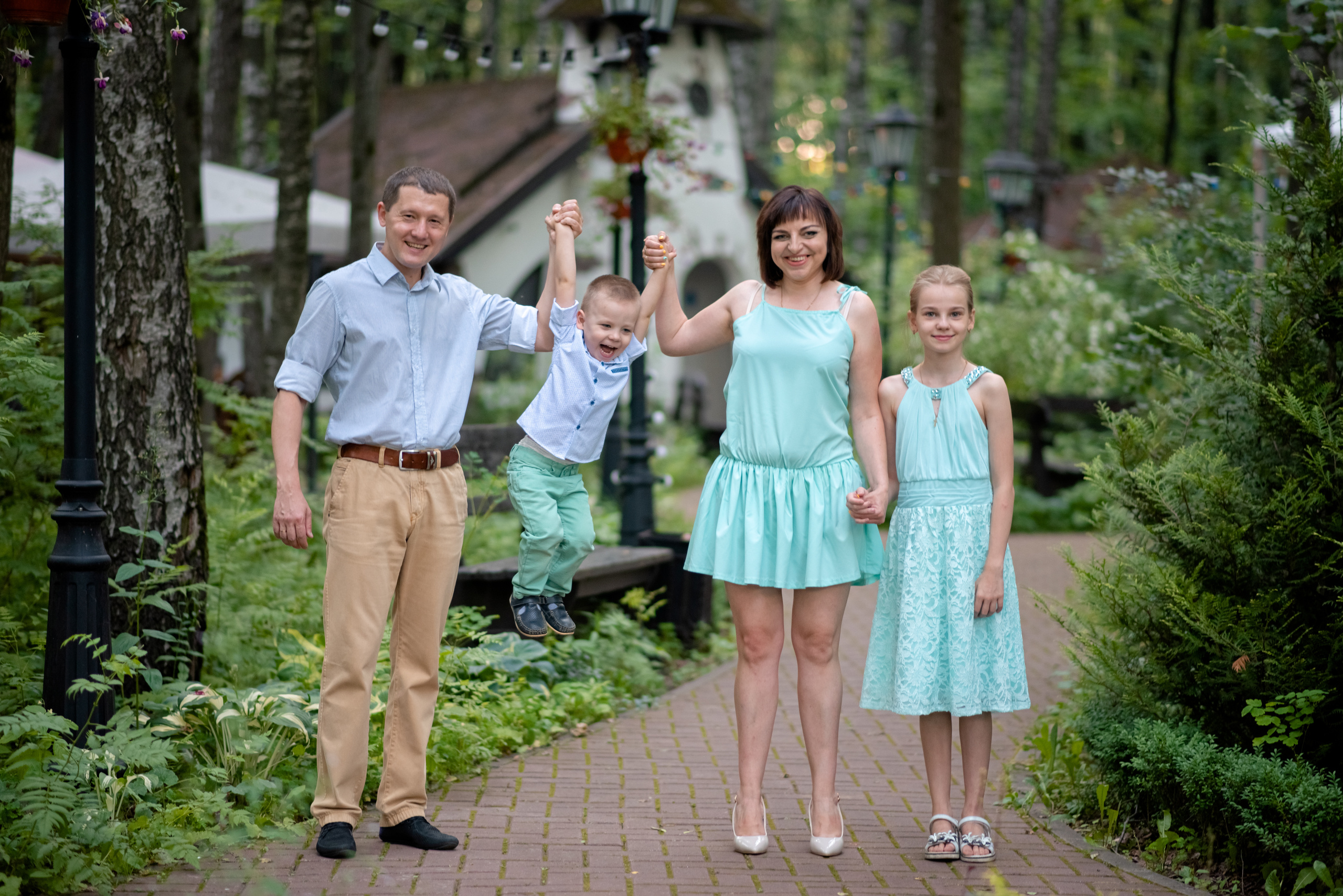 Семейная фотосессия в загородном ресторане Тулы. Семейный и детский фотограф в Туле Светлана Воронкова