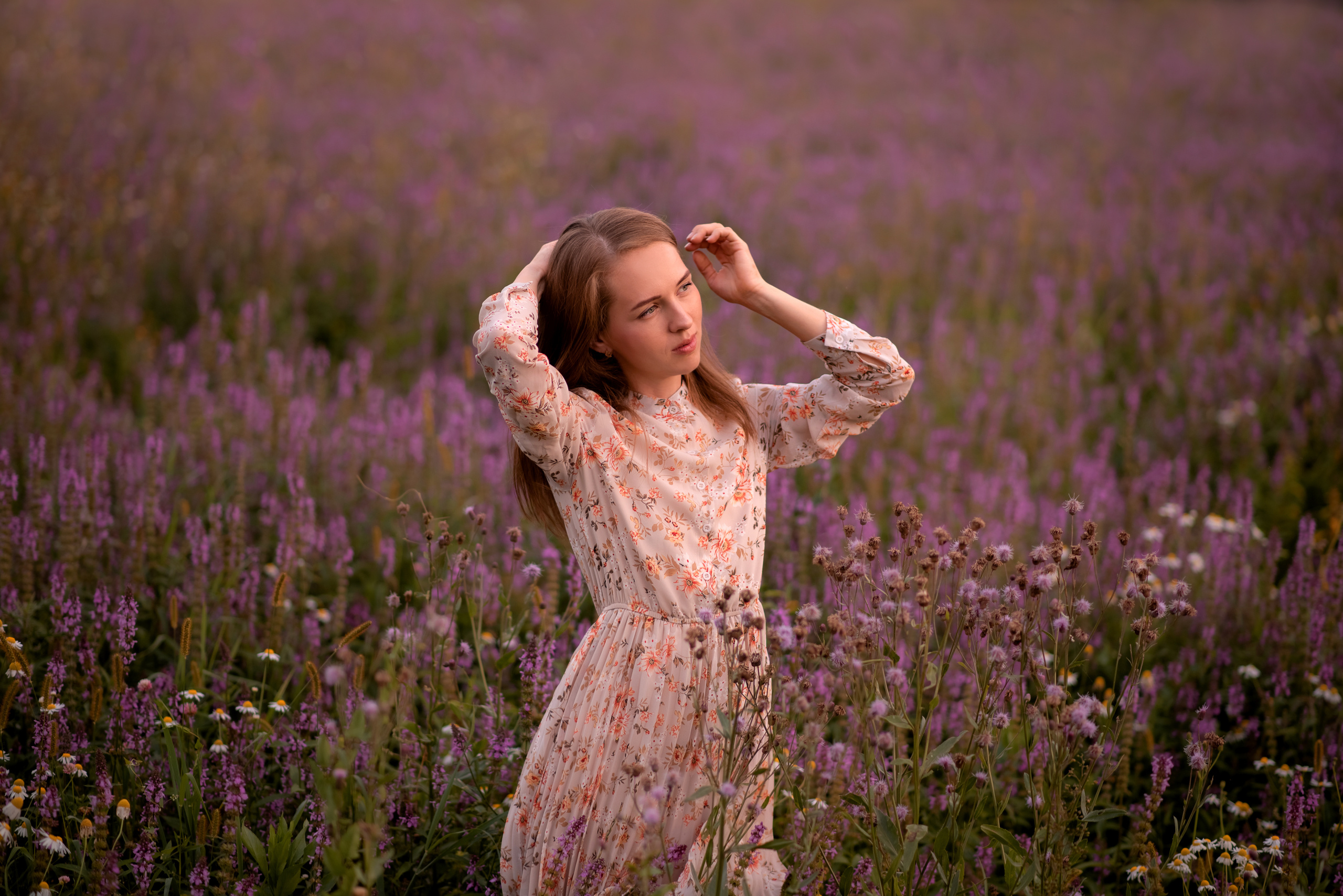 Семейная фотосессия в поле летом в Туле. Семейный и детский фотограф в Туле Светлана Воронкова