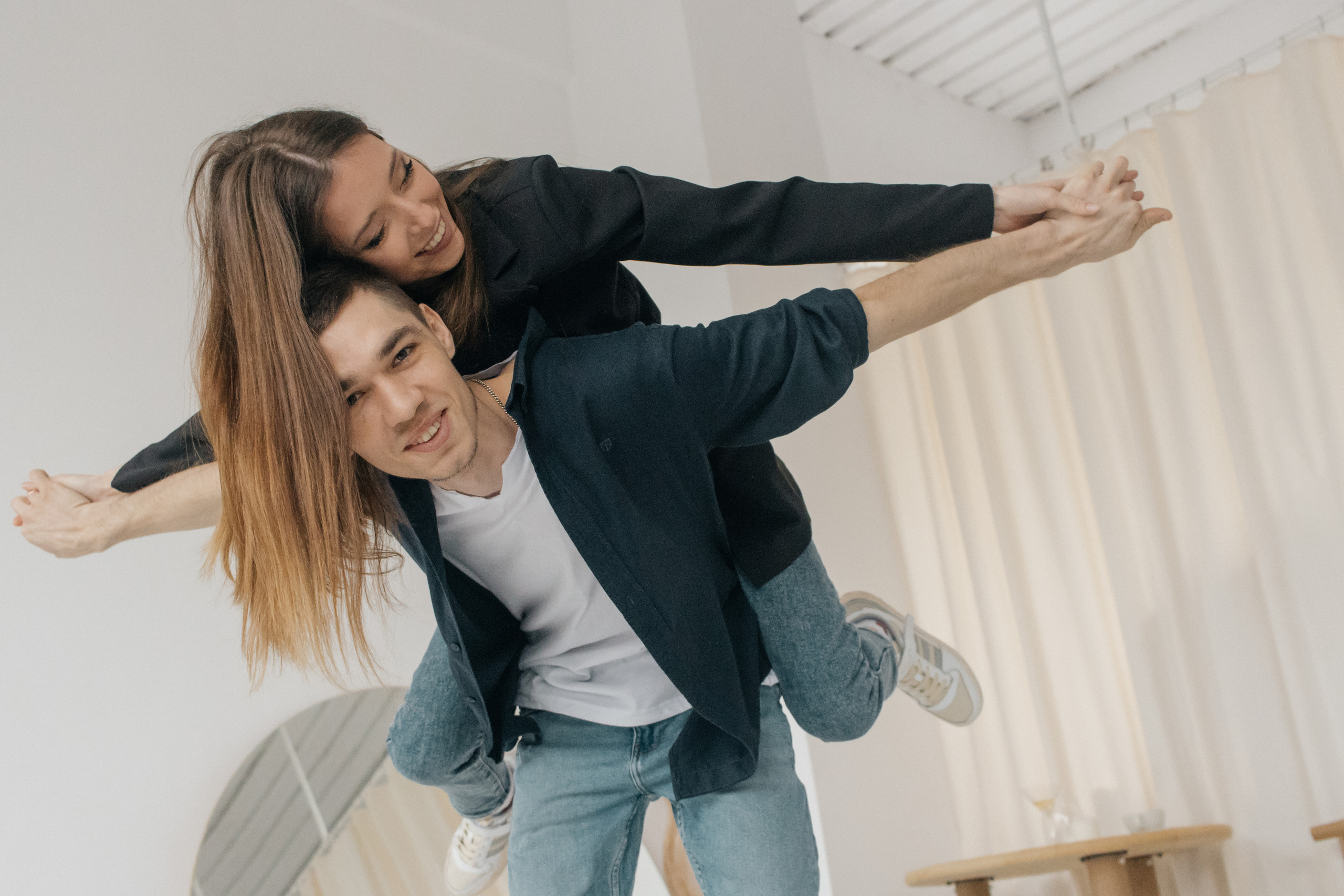 Роман и Анастасия. Главная