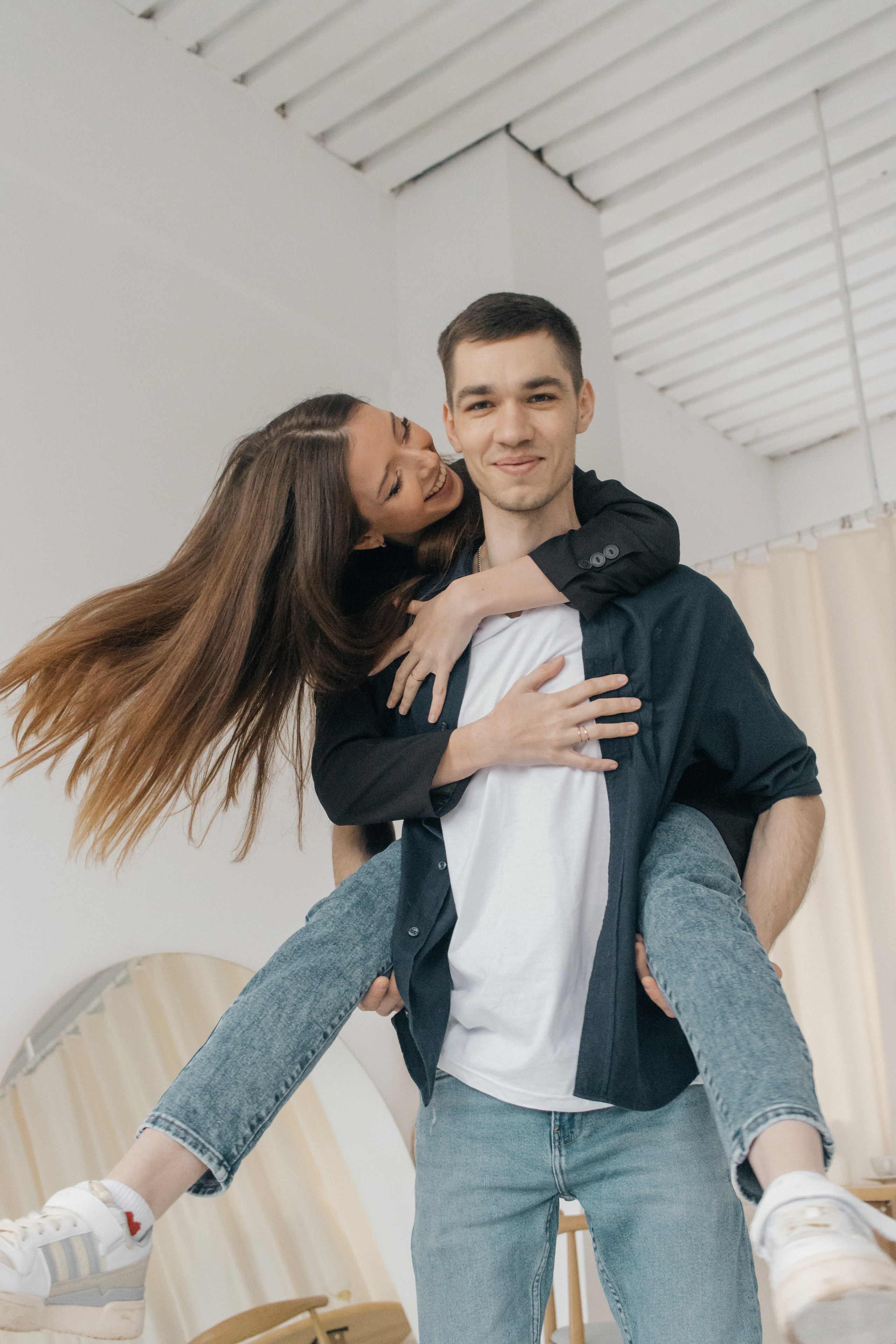 Роман и Анастасия. Главная