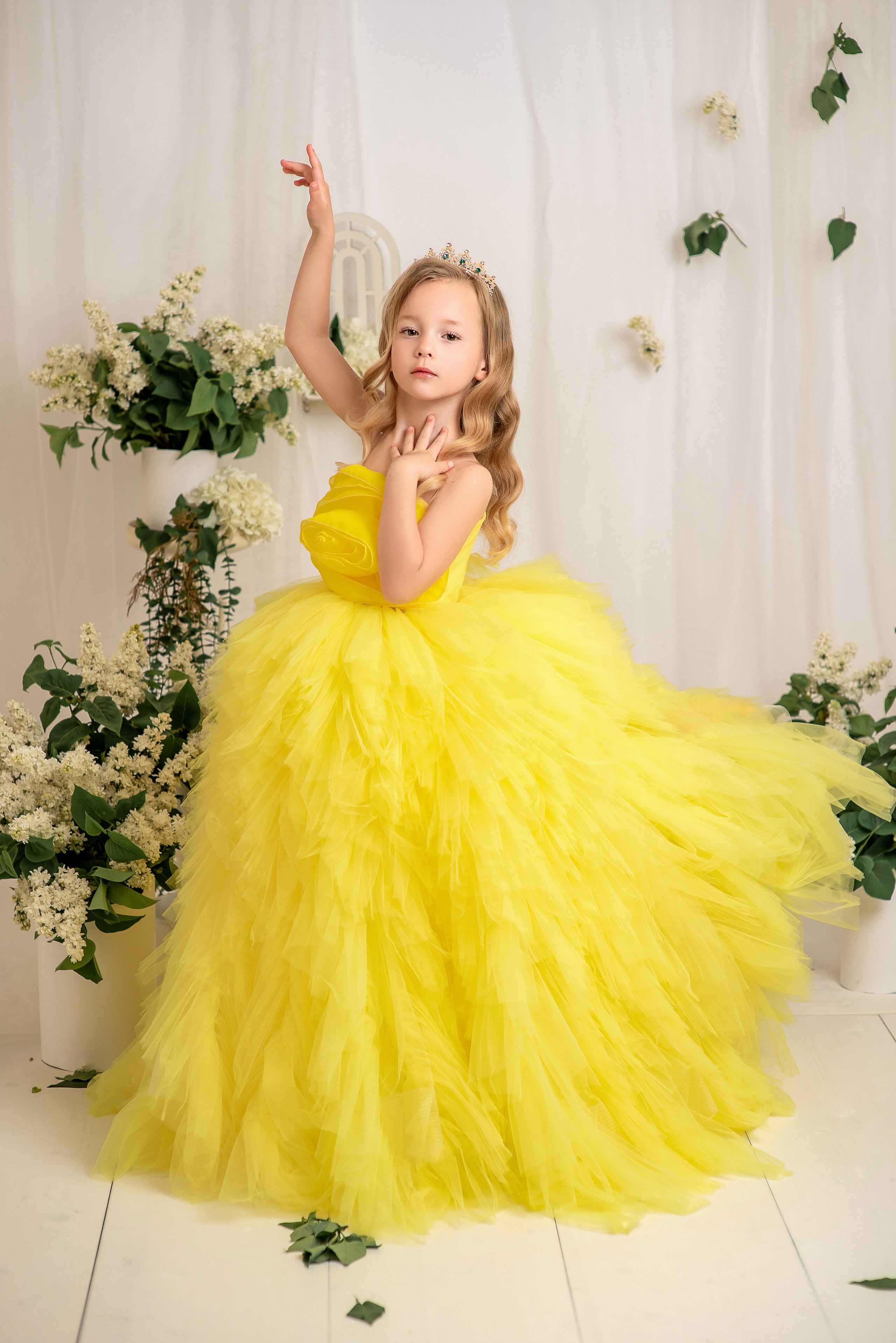 Полиночка в желтом и сиреневом платьях. Семейный и детский фотограф Наталья Горда