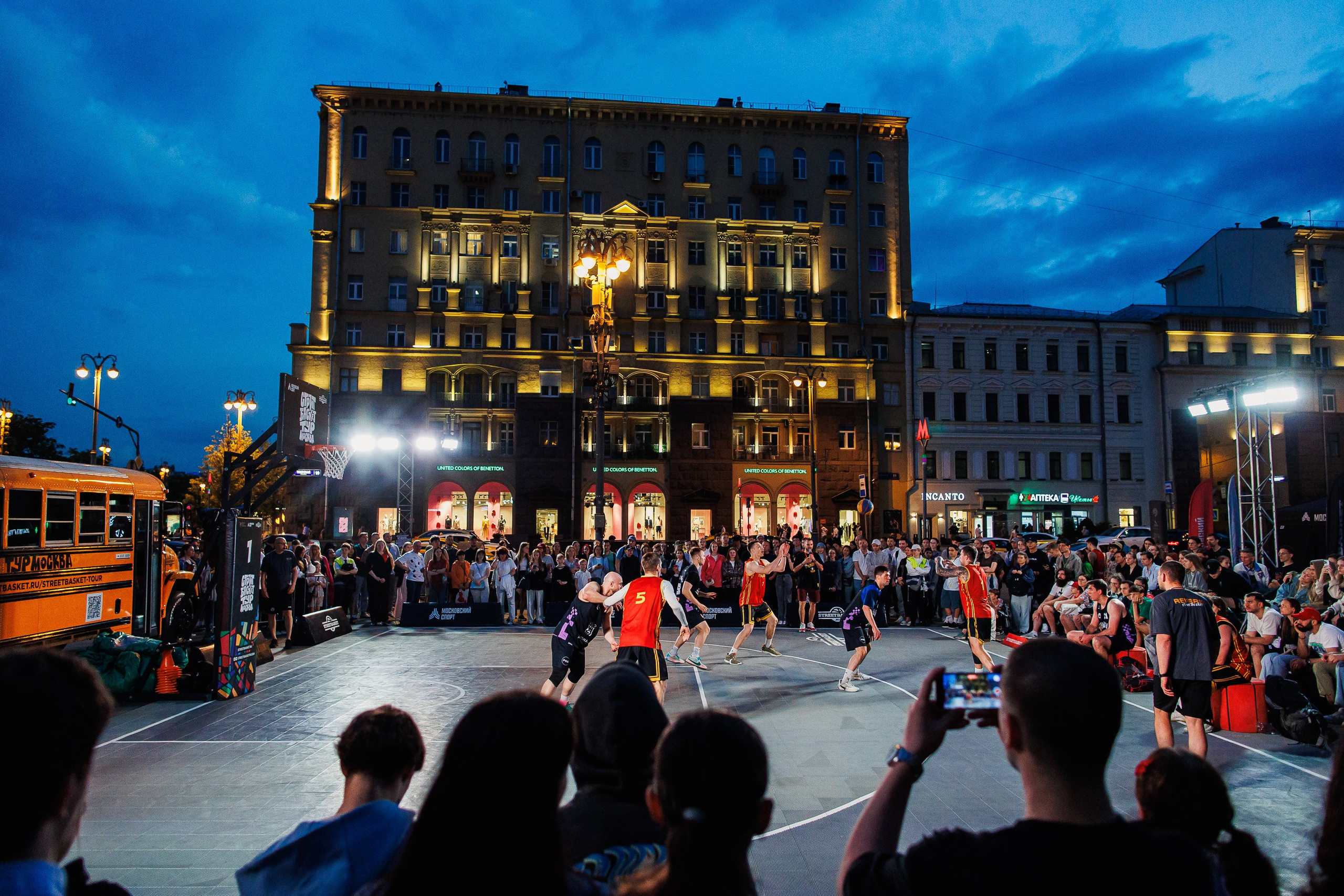 Стритбаскет тур. Ночная остановка на Пушкинской. Photographer Danil Aykin