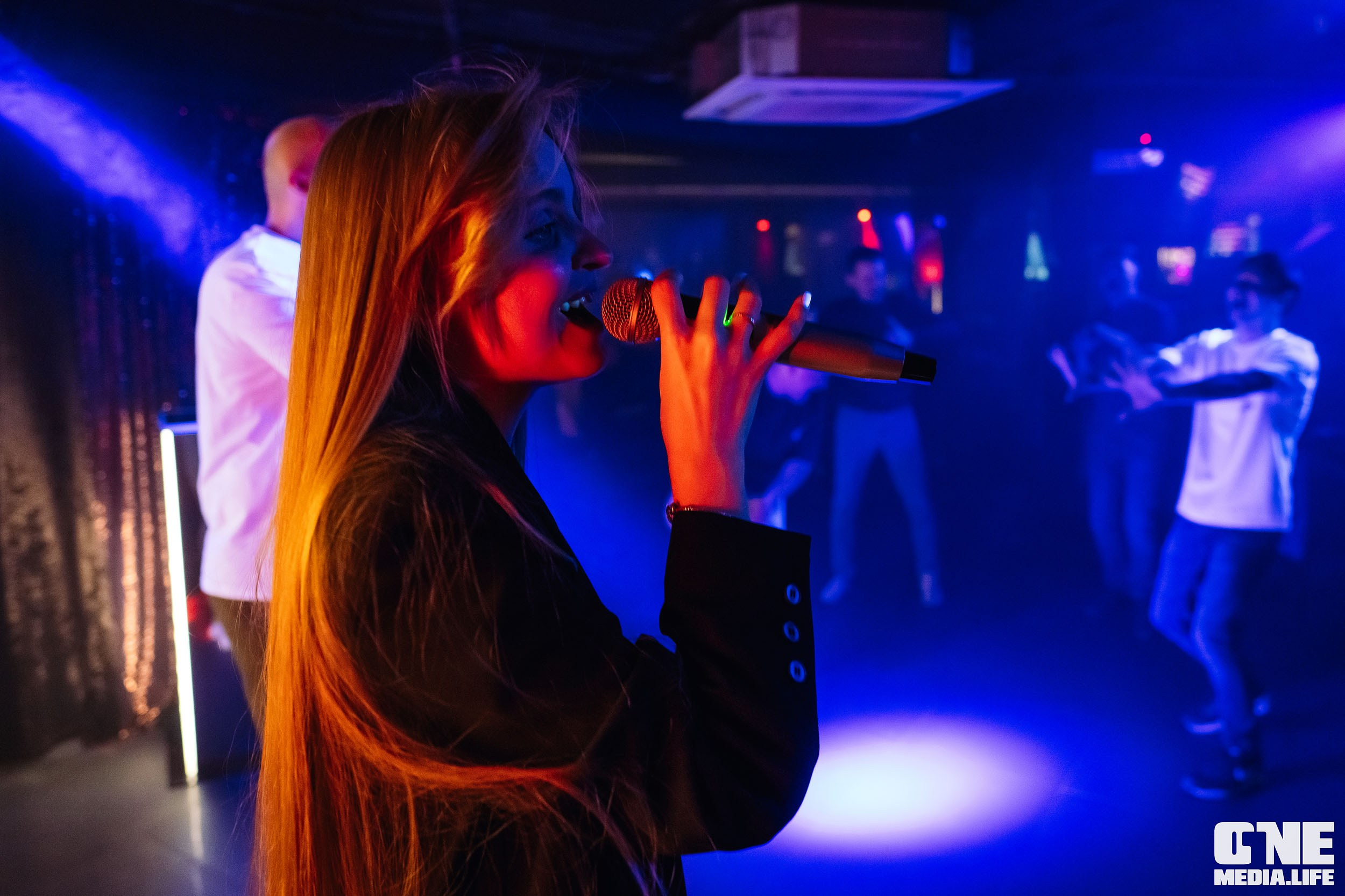 Фоторепортаж с караоке вечеринки в Эйфории. One Media Life: фоторепортажи, фотоотчеты с мероприятий и заведений