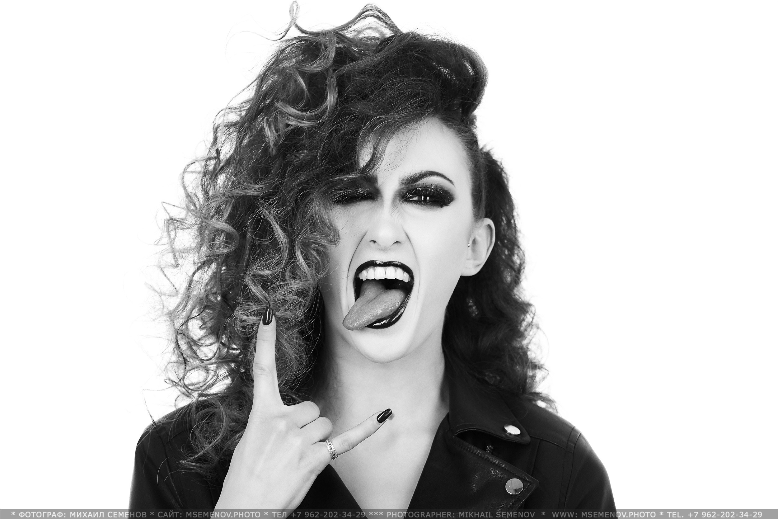 Portrait photo session. Photographer for business Mikhail Semenov. Aqua photo studio, photo school