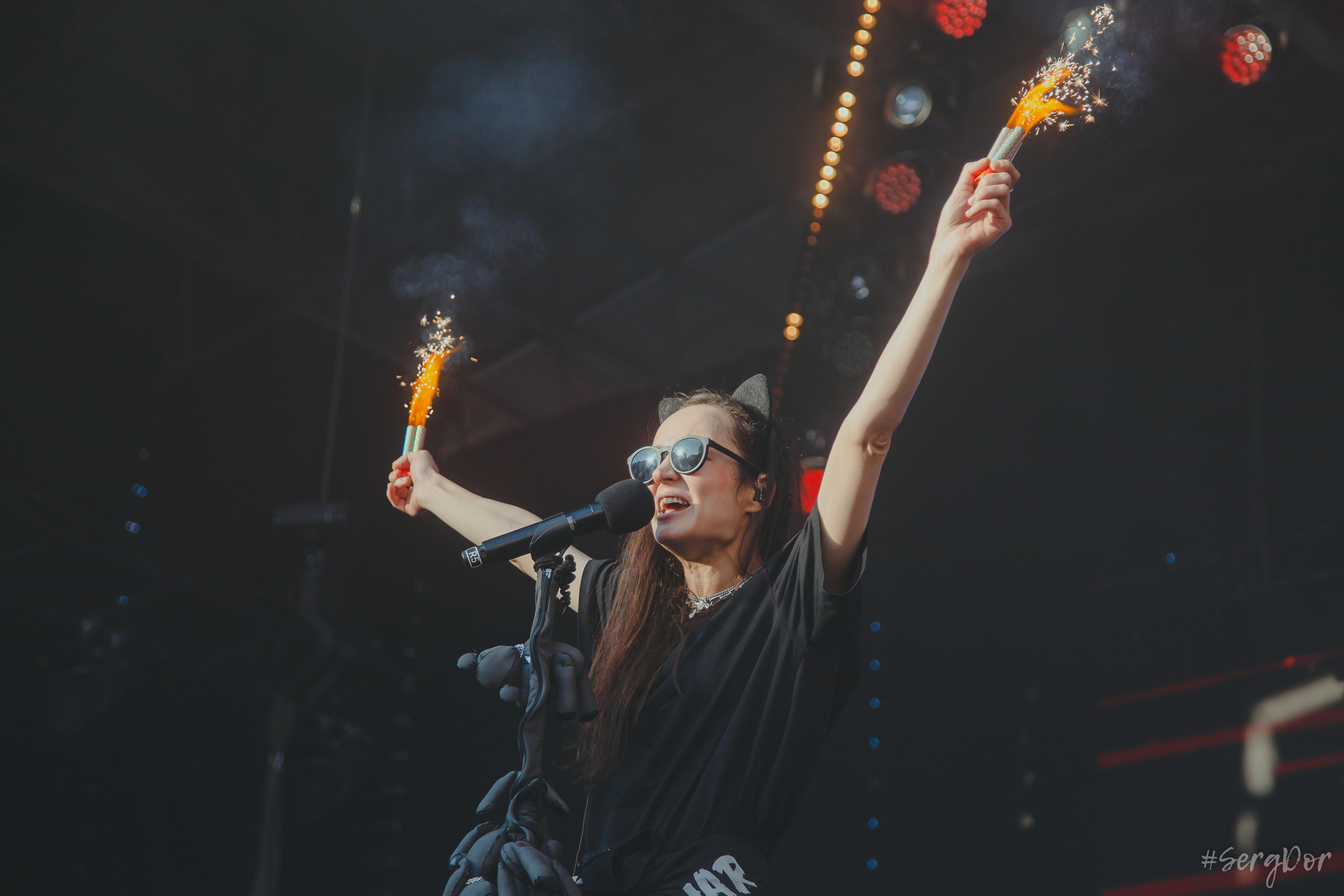 Дайте два, Д2, KKinchevFest, Севкабель, Кинчев Фест, 09.09.2023, SergDor, 9 сентября 2023 года, #SergDor, фестиваль, фотографии, фотоотчёт, Люся Махова, Тёща, Людмила Махова, файер