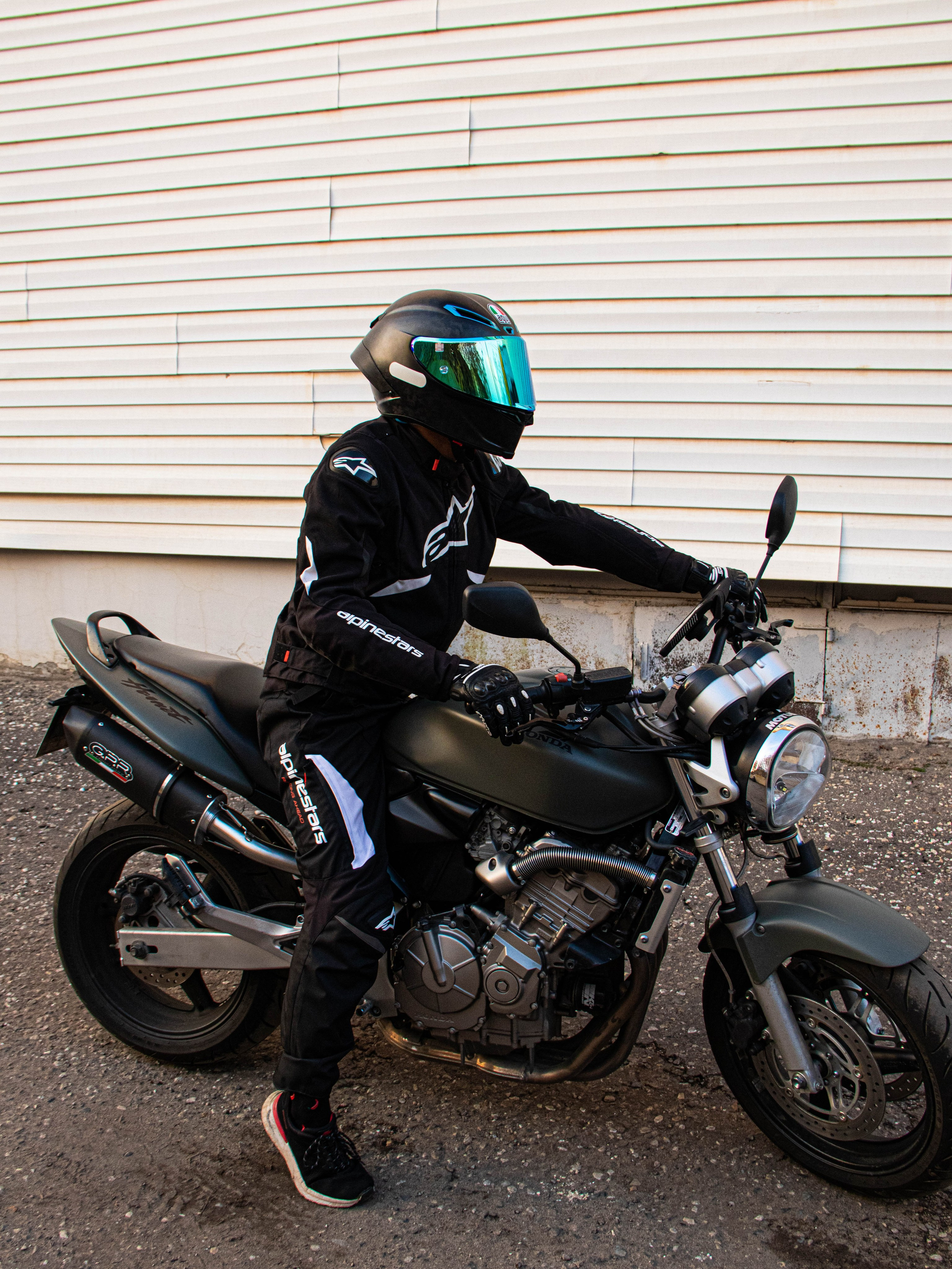 Мотоциклетный шлем. «Матрица»