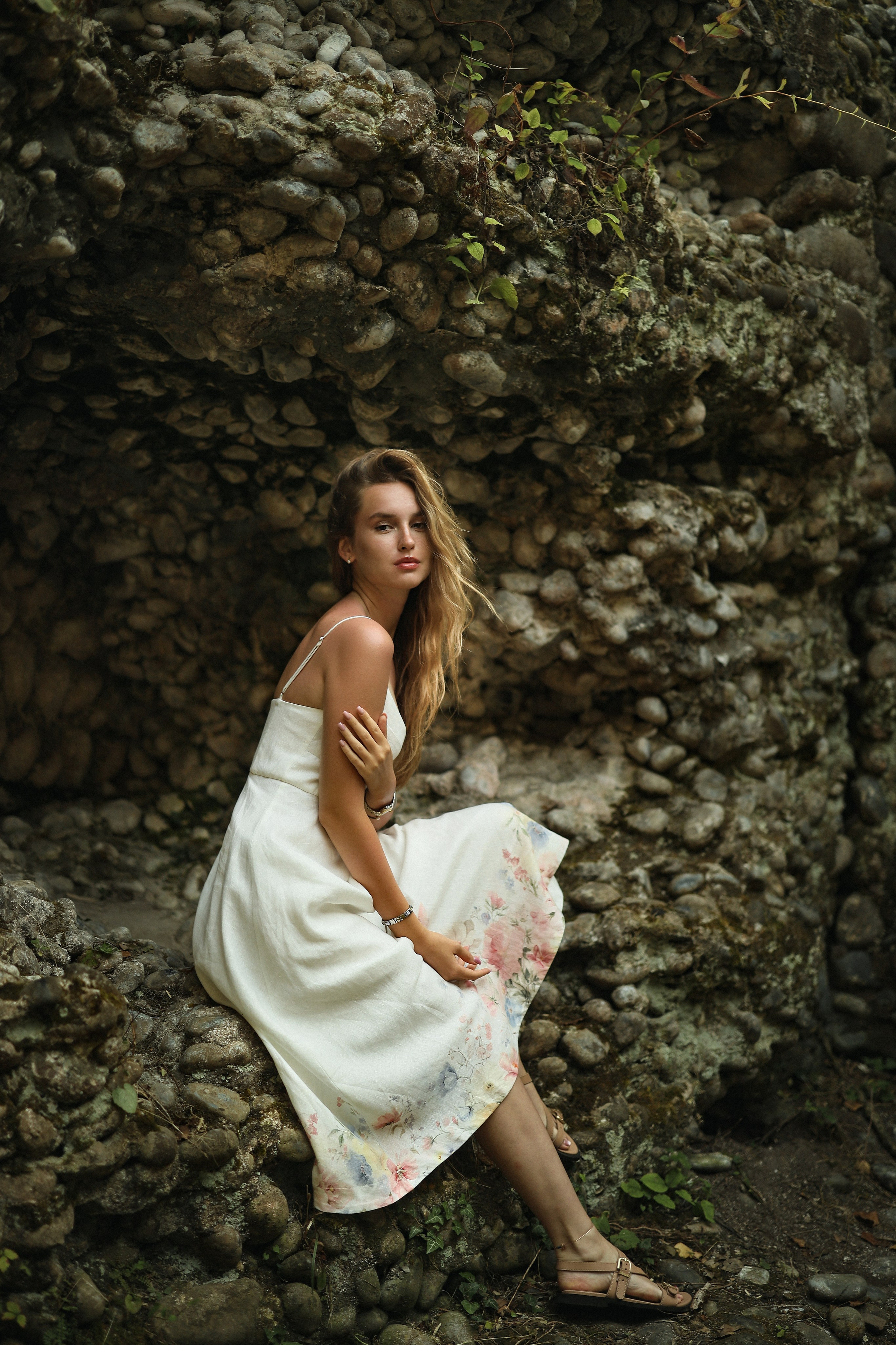 Фотосессия у разрушенной крепости в Абхазии. Свадебный и семейный фотограф в Абхазии Жанна Соснина