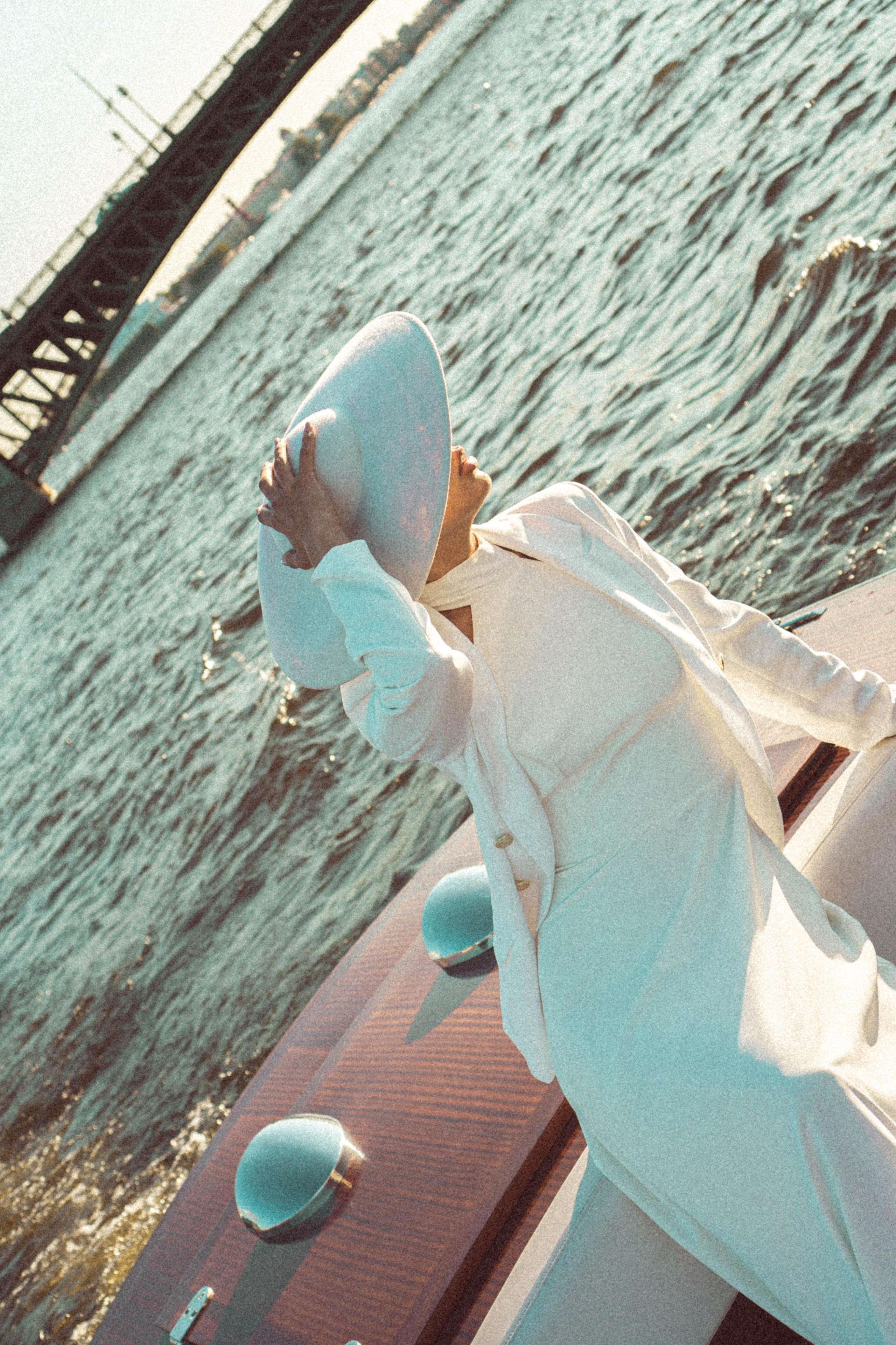 СВАДЕНБНАЯ СЬЕМКА НА КАТЕРЕ ПО КАНАЛАМ САНКТ-ПЕТЕРБУРГА И В АКВАТОРИИ НЕВЫ. Профессиональный фотограф, Санкт-Петербург — Виктория Богомолова