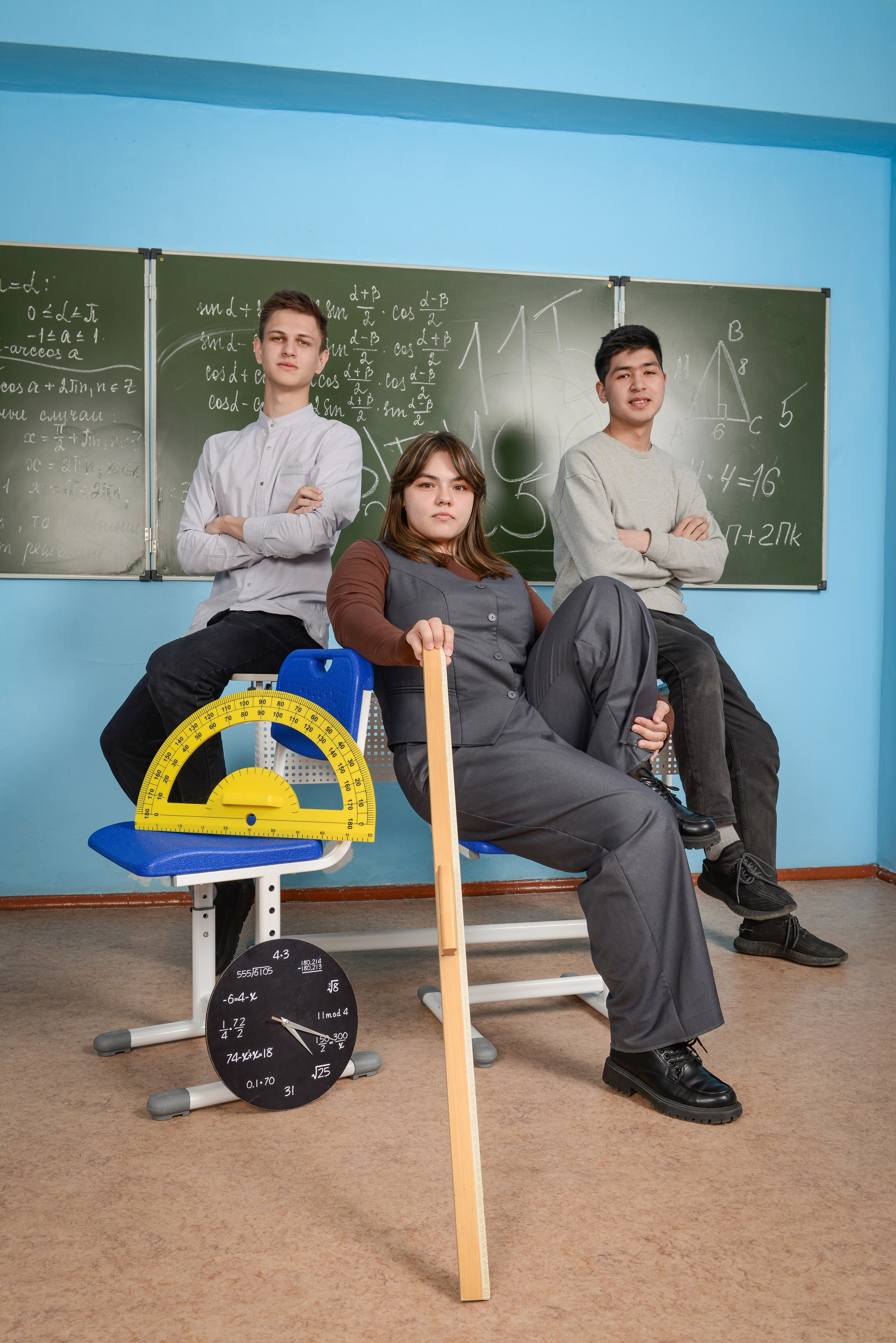 Групповые снимки в школе. Татьяна Гойда портретный и семейный фотограф Ленск. Выпускные альбомы