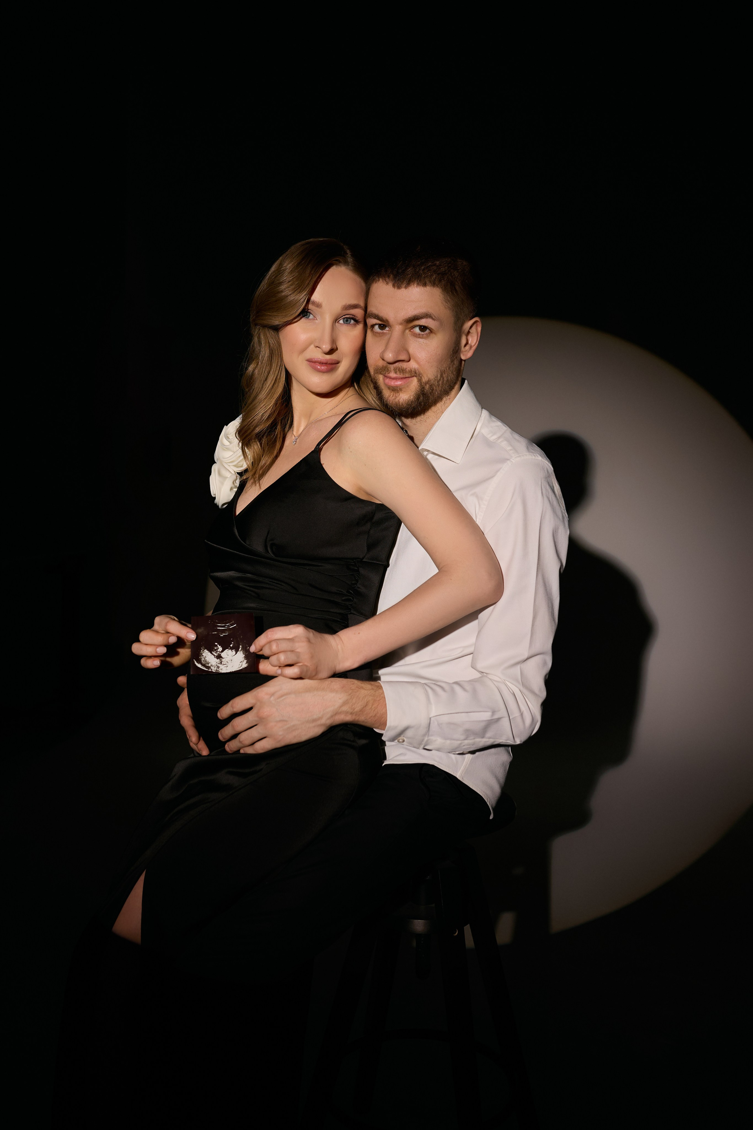 Фотосессия беременности в студии. Сестры Карабаза. Фотографы и ретушеры в Москве и Санкт-Петербурге