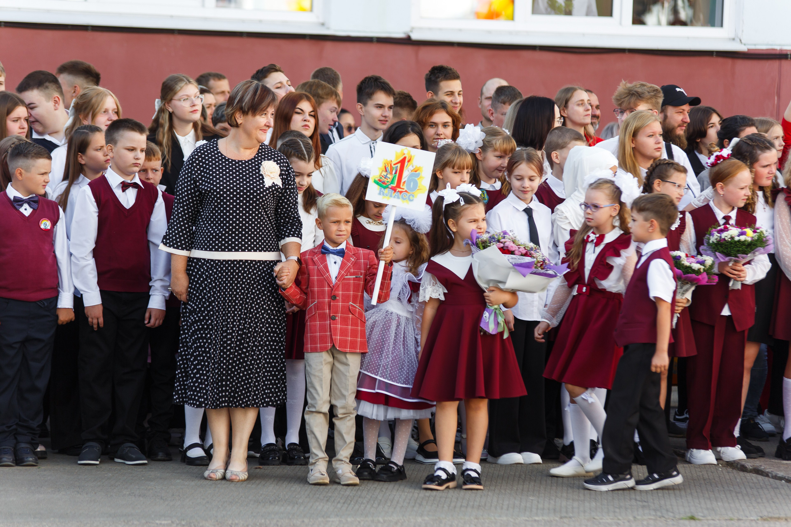 01 СЕНТЯБРЯ 2024 (МБОУ г. Мценска «Средняя школа № 9»). Профессиональный фотограф в Мценске и Орловской области