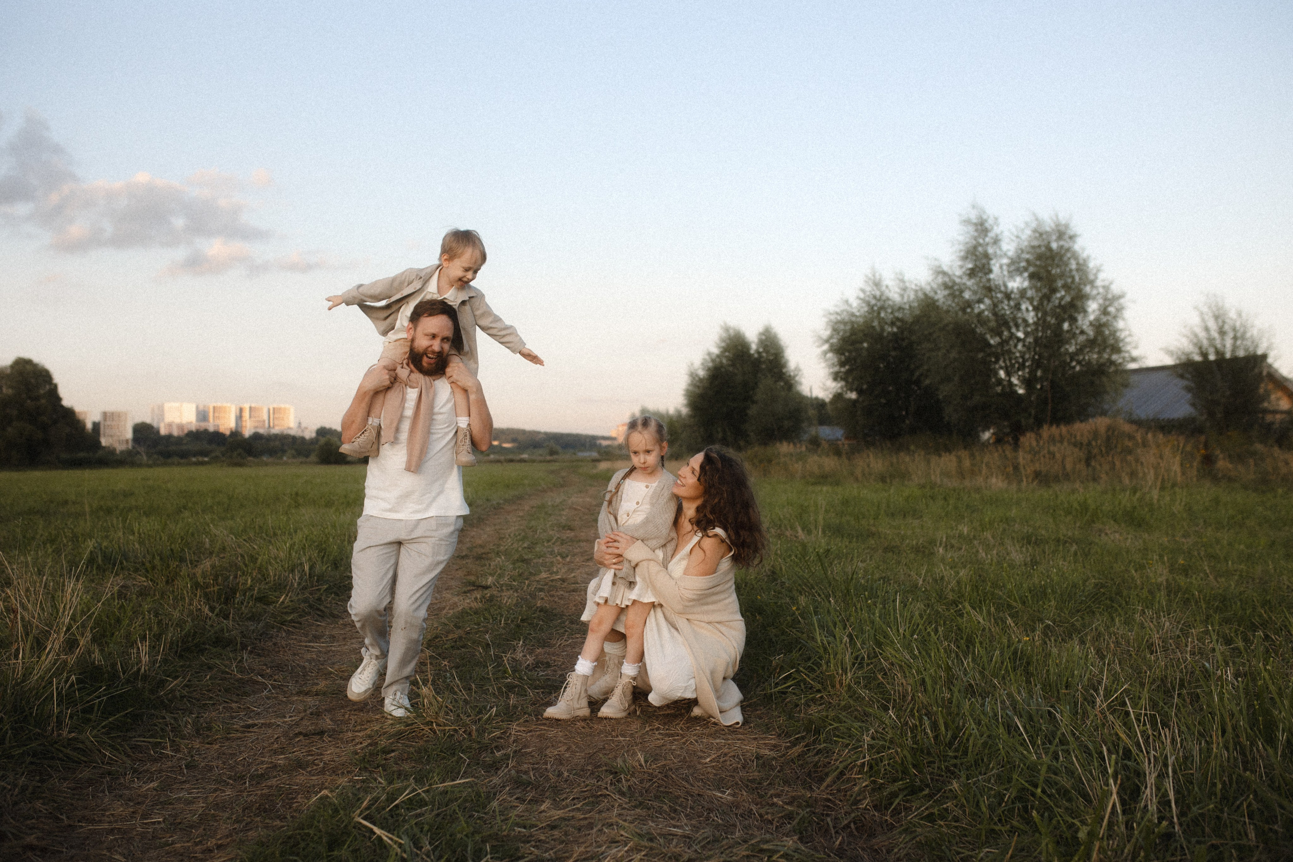 Ксюша, Паша, Василиса, Ваня и кое-кто ещё). Семейный фотограф в Москве Саша Герасименко